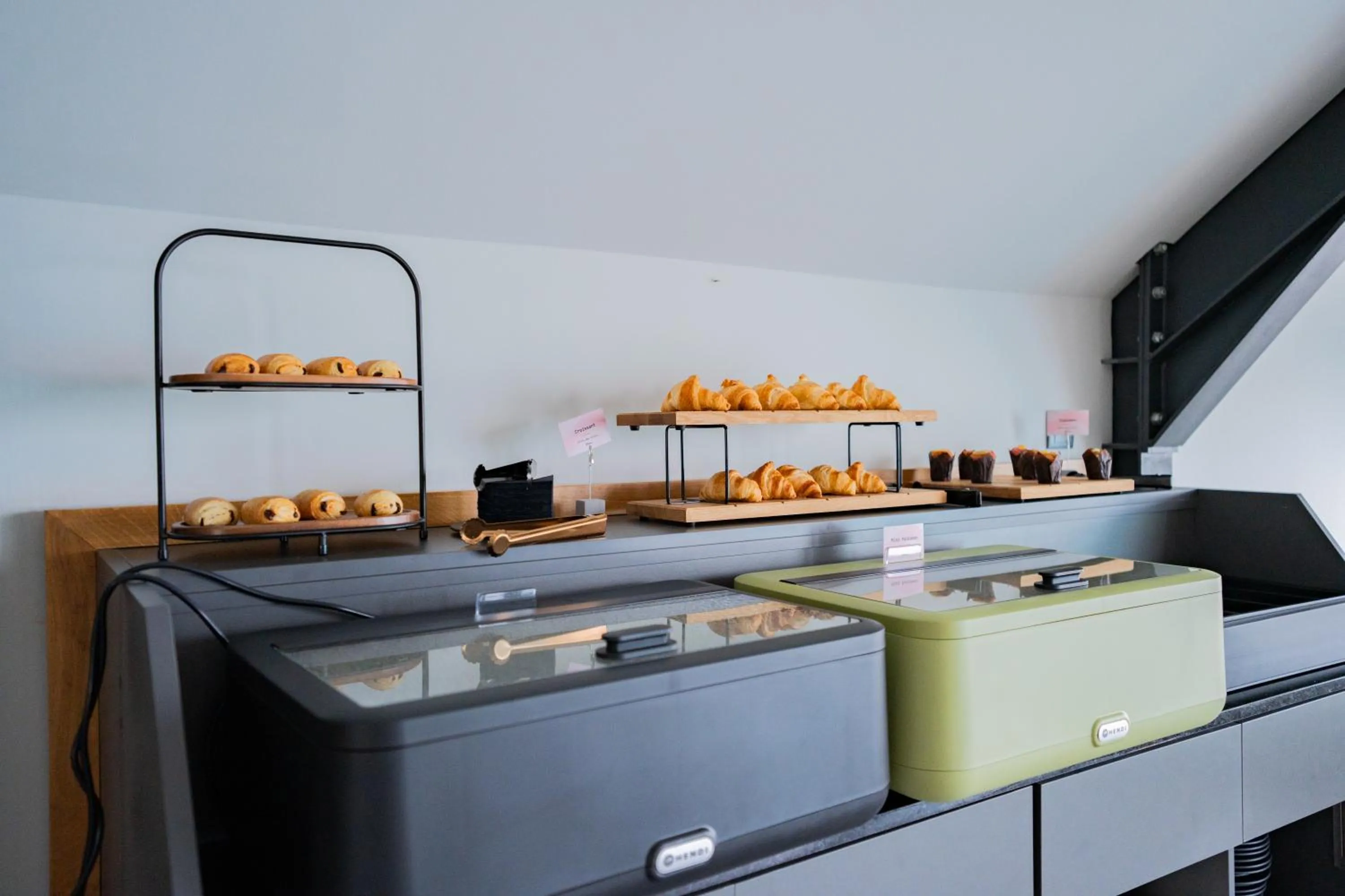 Buffet breakfast in Smartr Porto Gaia & Spa