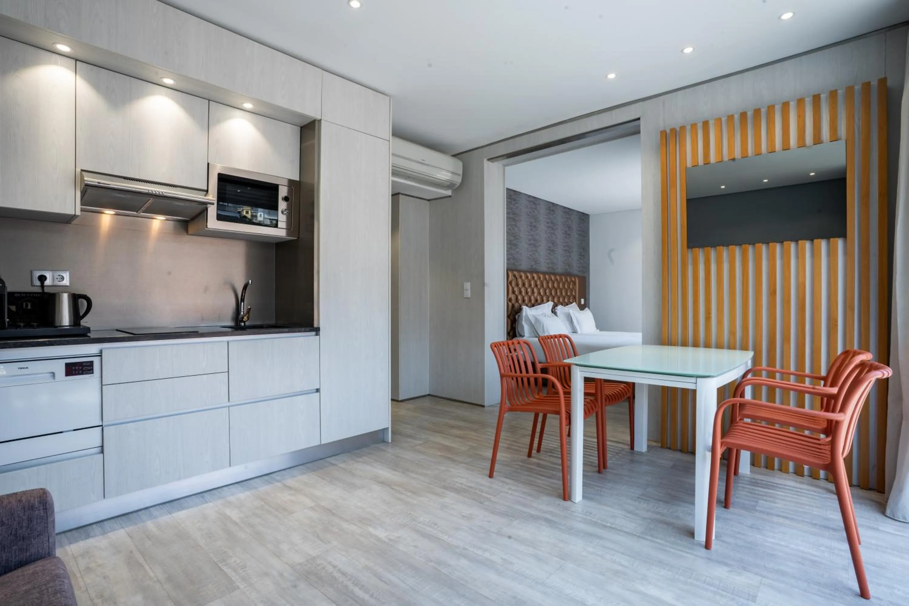 Kitchen or kitchenette in Smartr Porto Gaia & Spa