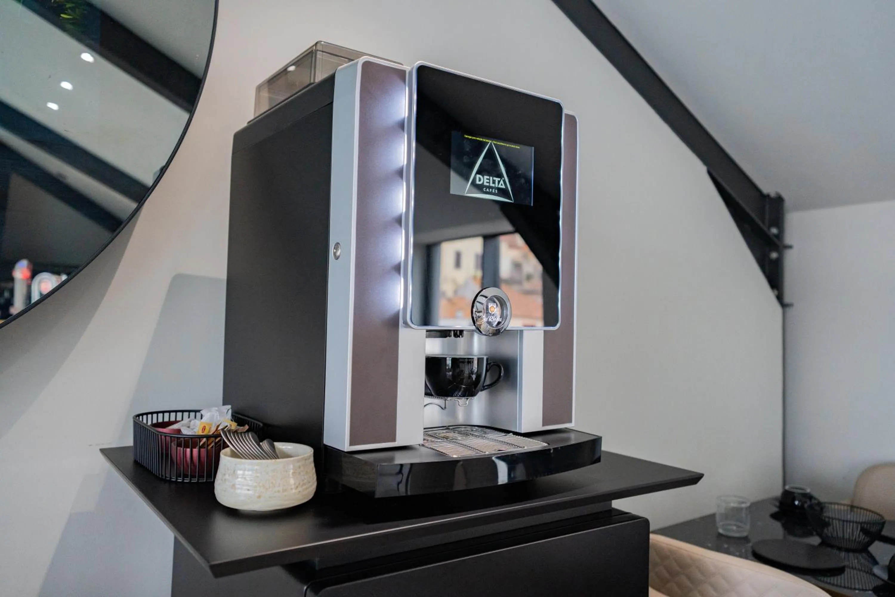 Coffee/tea facilities in Smartr Porto Gaia & Spa