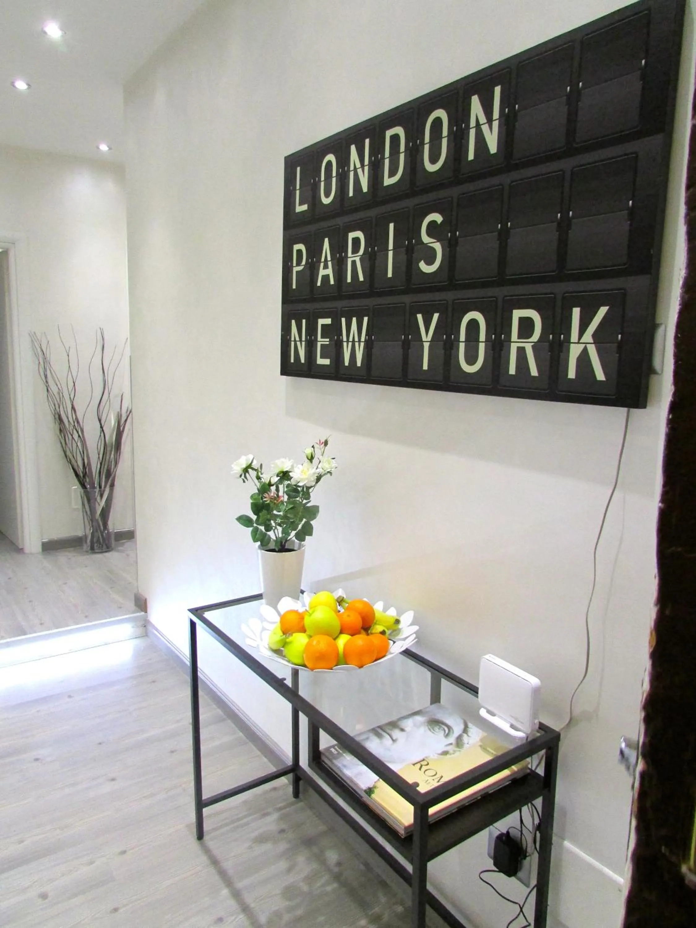 Facade/entrance in Arts & Rooms