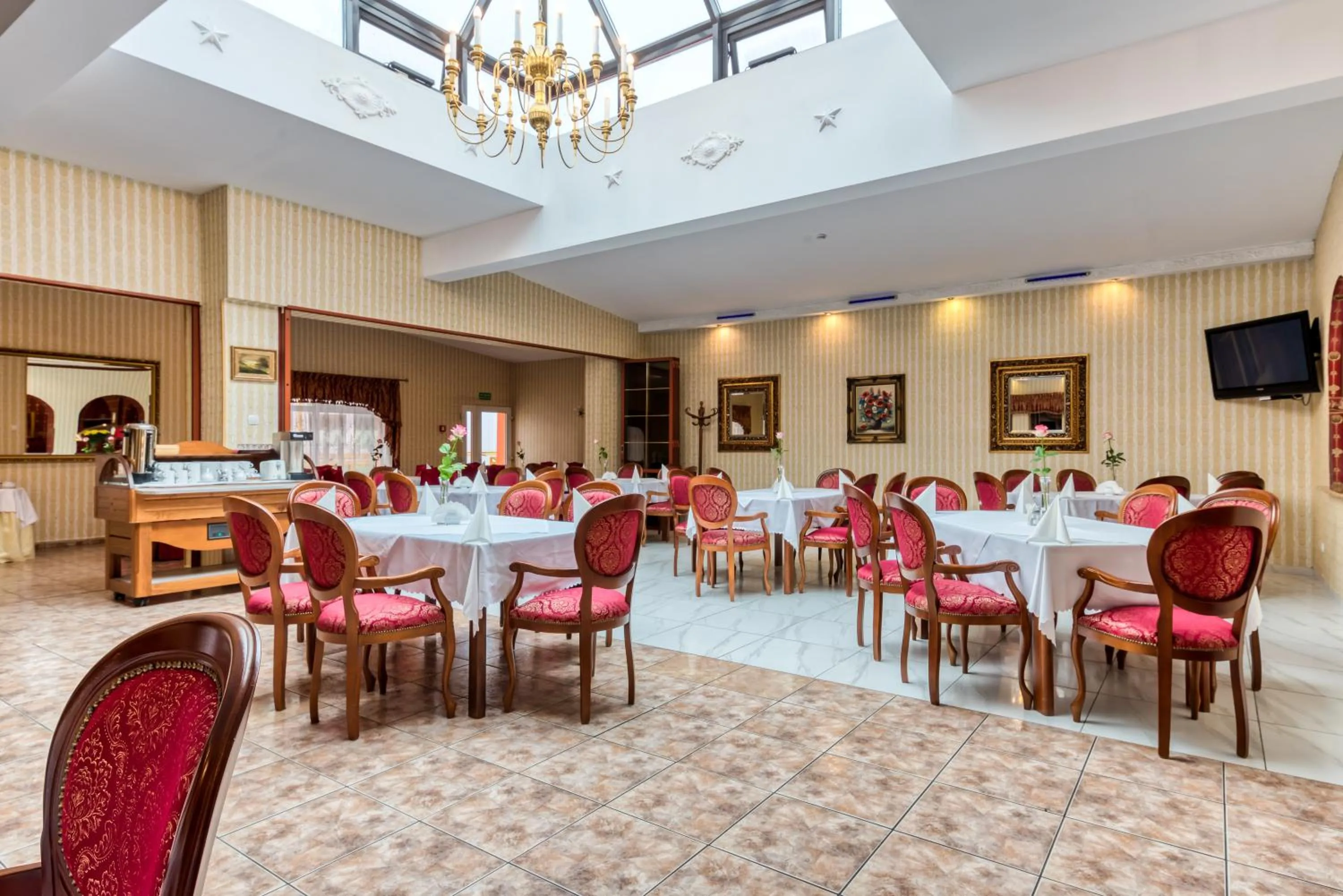 Restaurant/places to eat in Hotel Gracja