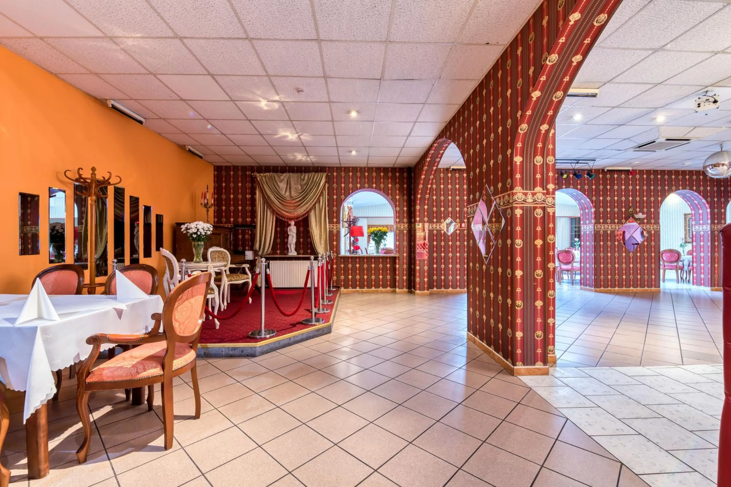 Restaurant/places to eat in Hotel Gracja