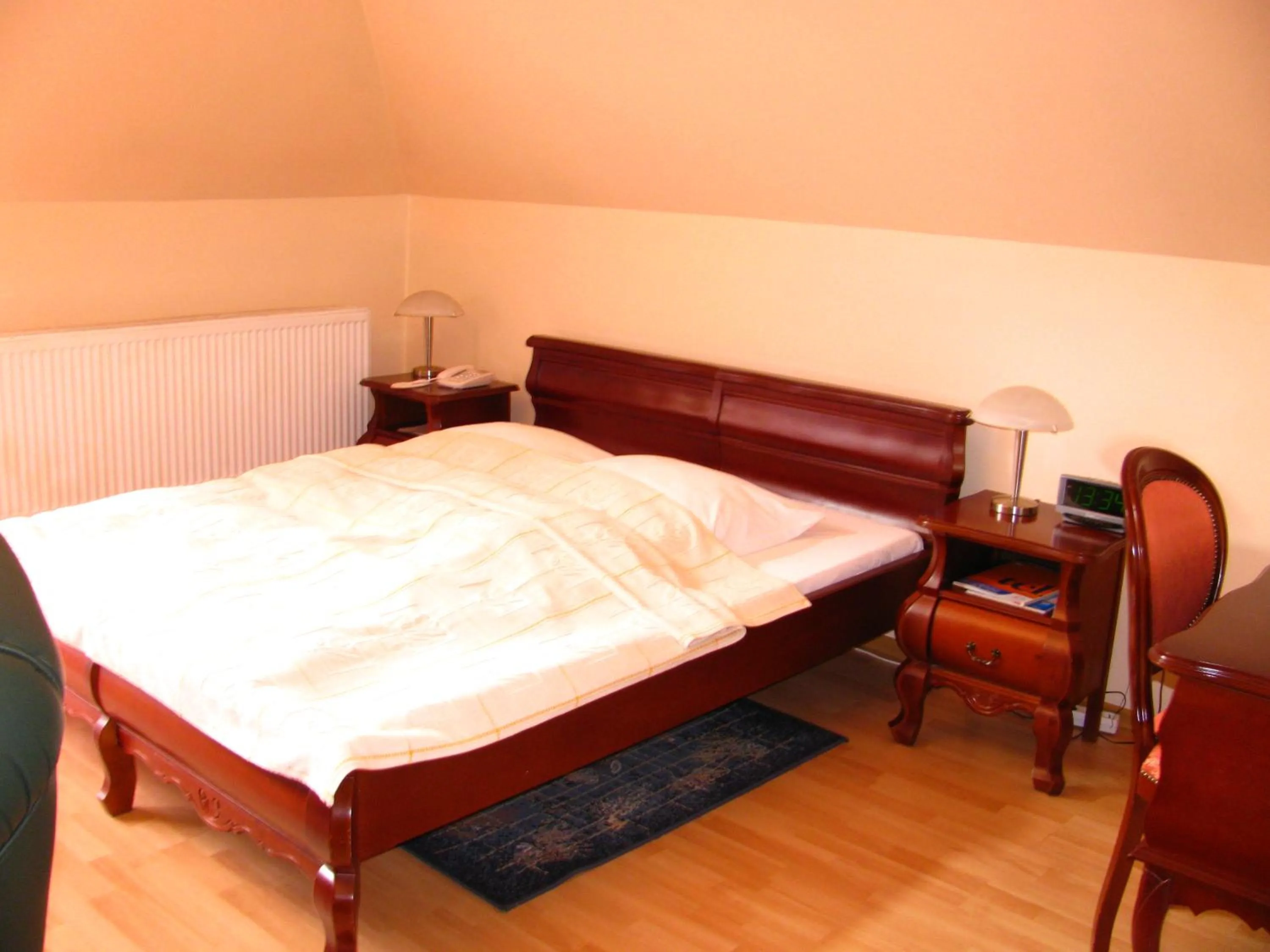 TV and multimedia, Bed in Hotel Gracja