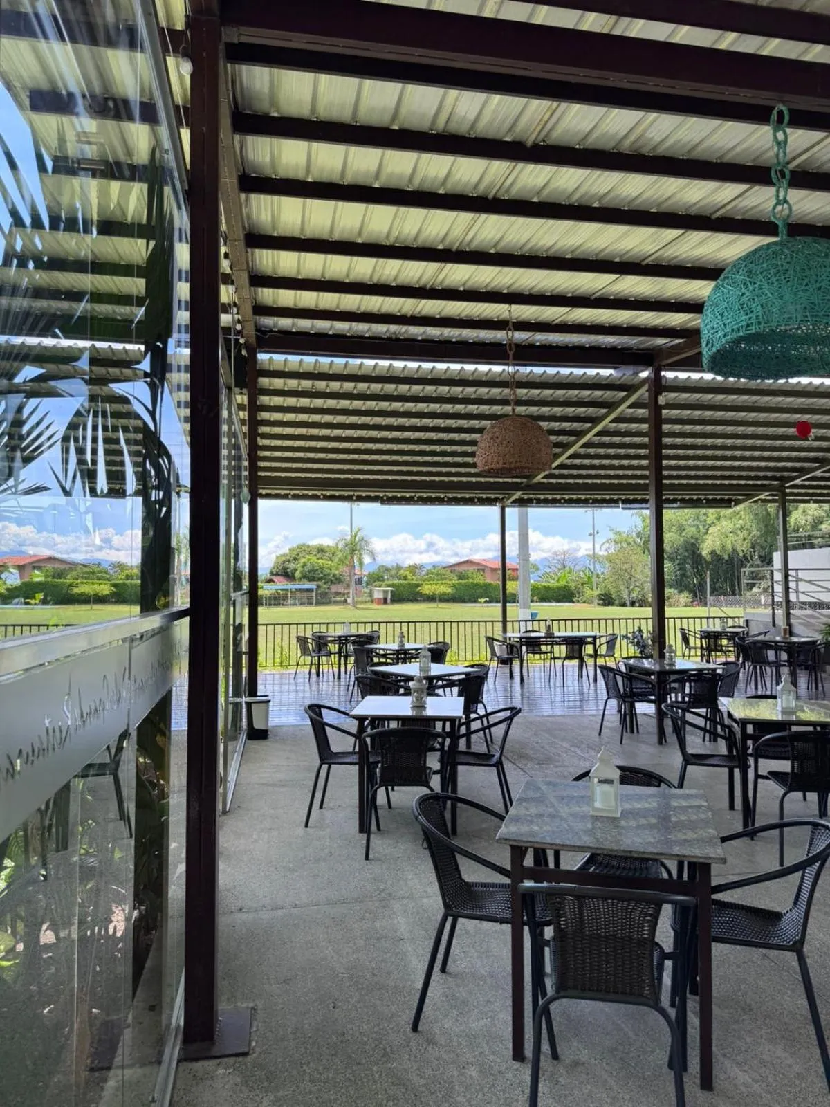 Restaurant/places to eat in Hotel Palo Grande CF Pereira