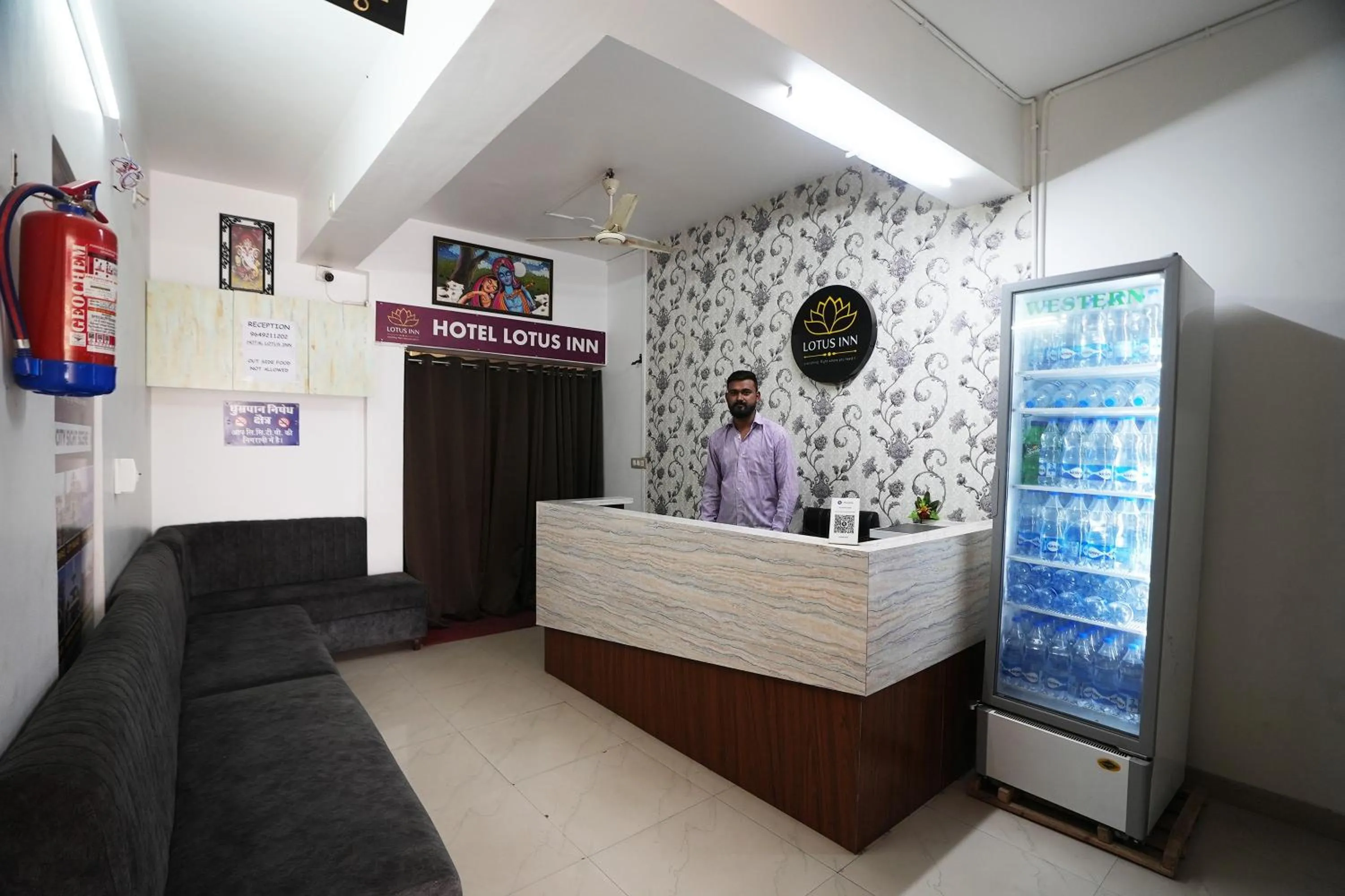 Lobby or reception in Hotel Lotus Inn near Udaipur City Railway Station
