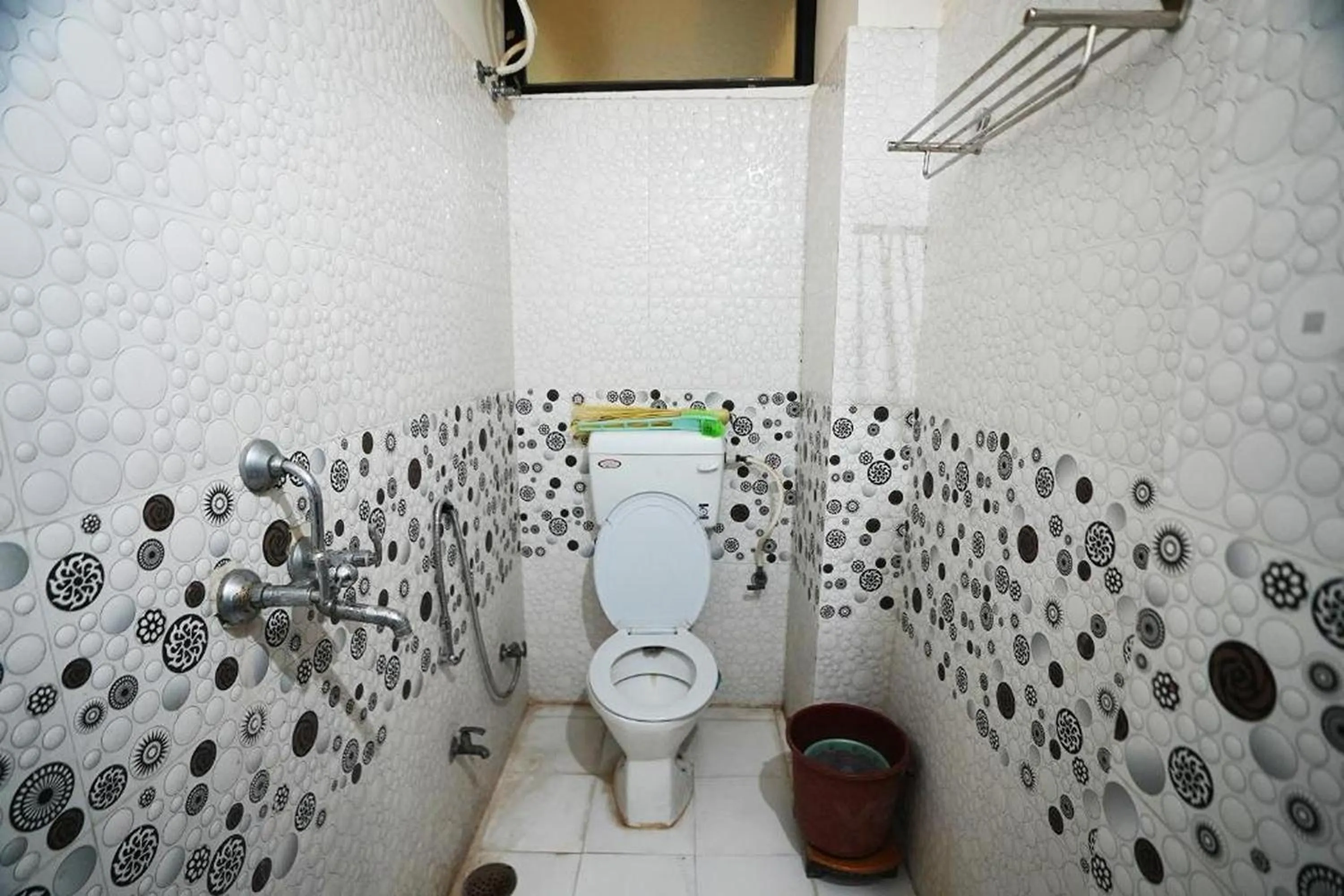 Bathroom in Hotel Lotus Inn near Udaipur City Railway Station