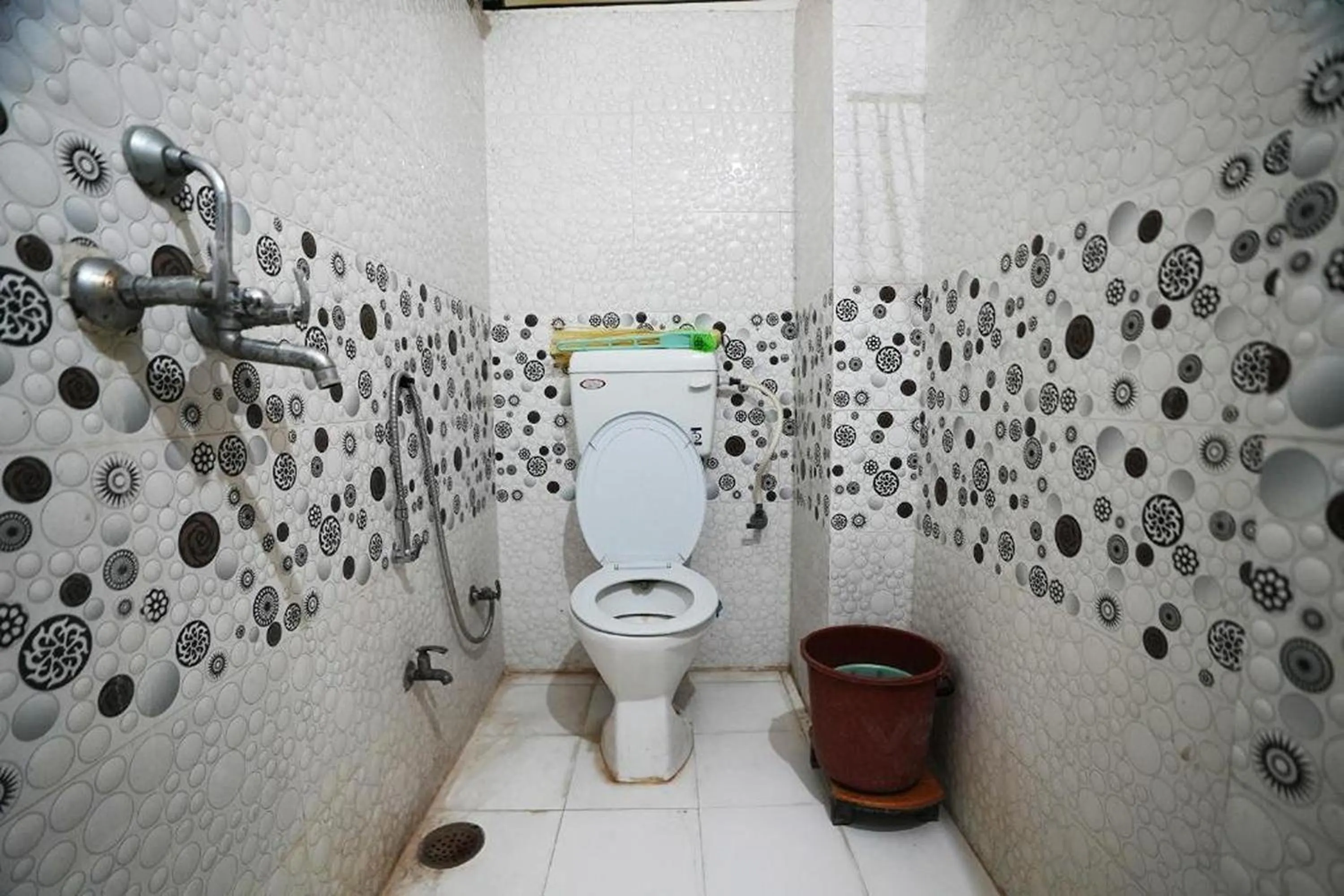 Bathroom in Hotel Lotus Inn near Udaipur City Railway Station
