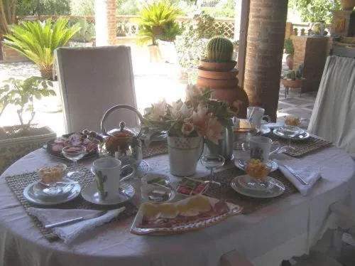 Restaurant/places to eat in Villa Chiarenza Maison d'Hotes