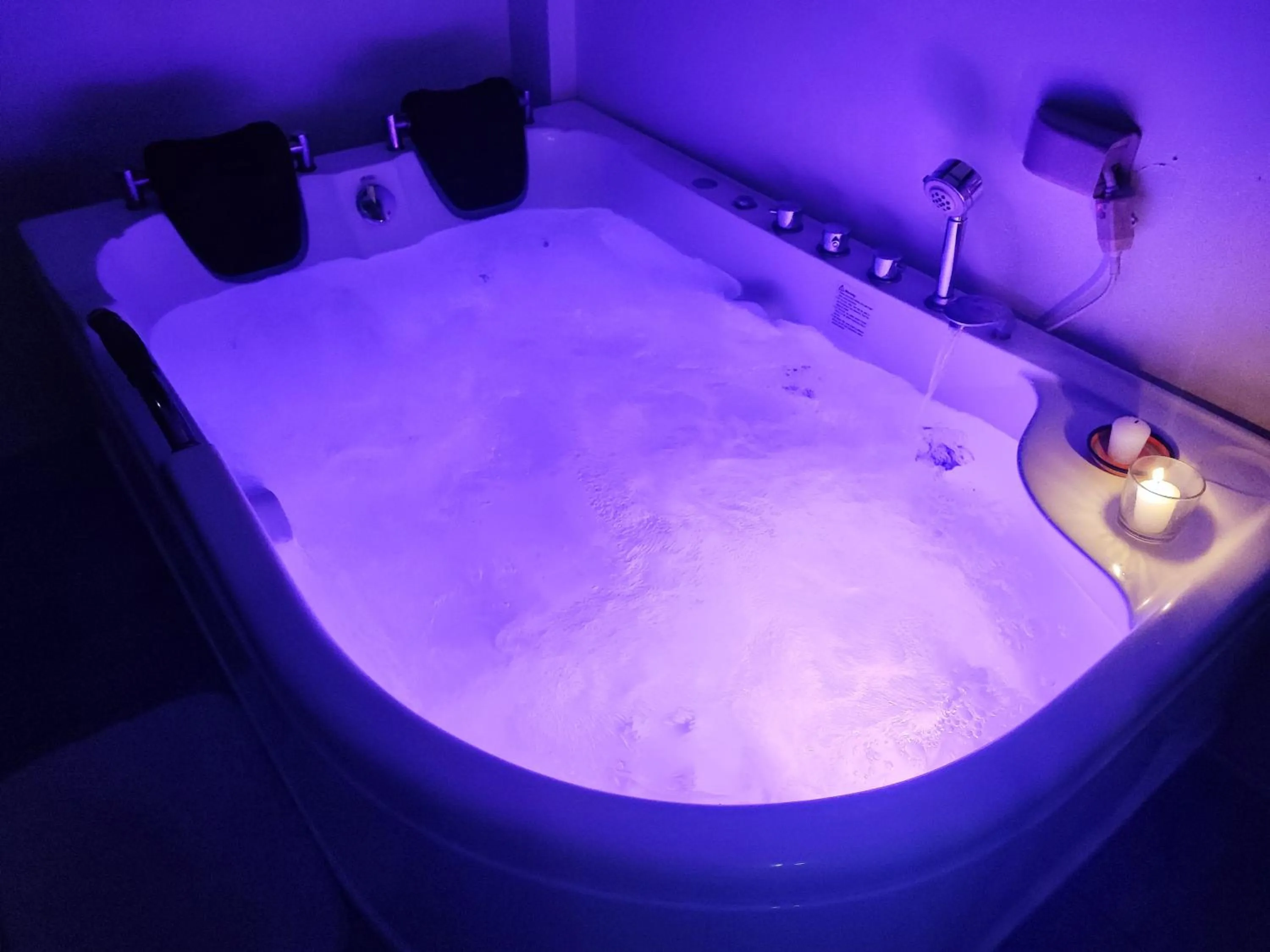 Hot Tub in Bonsai Jacuzzi Suites