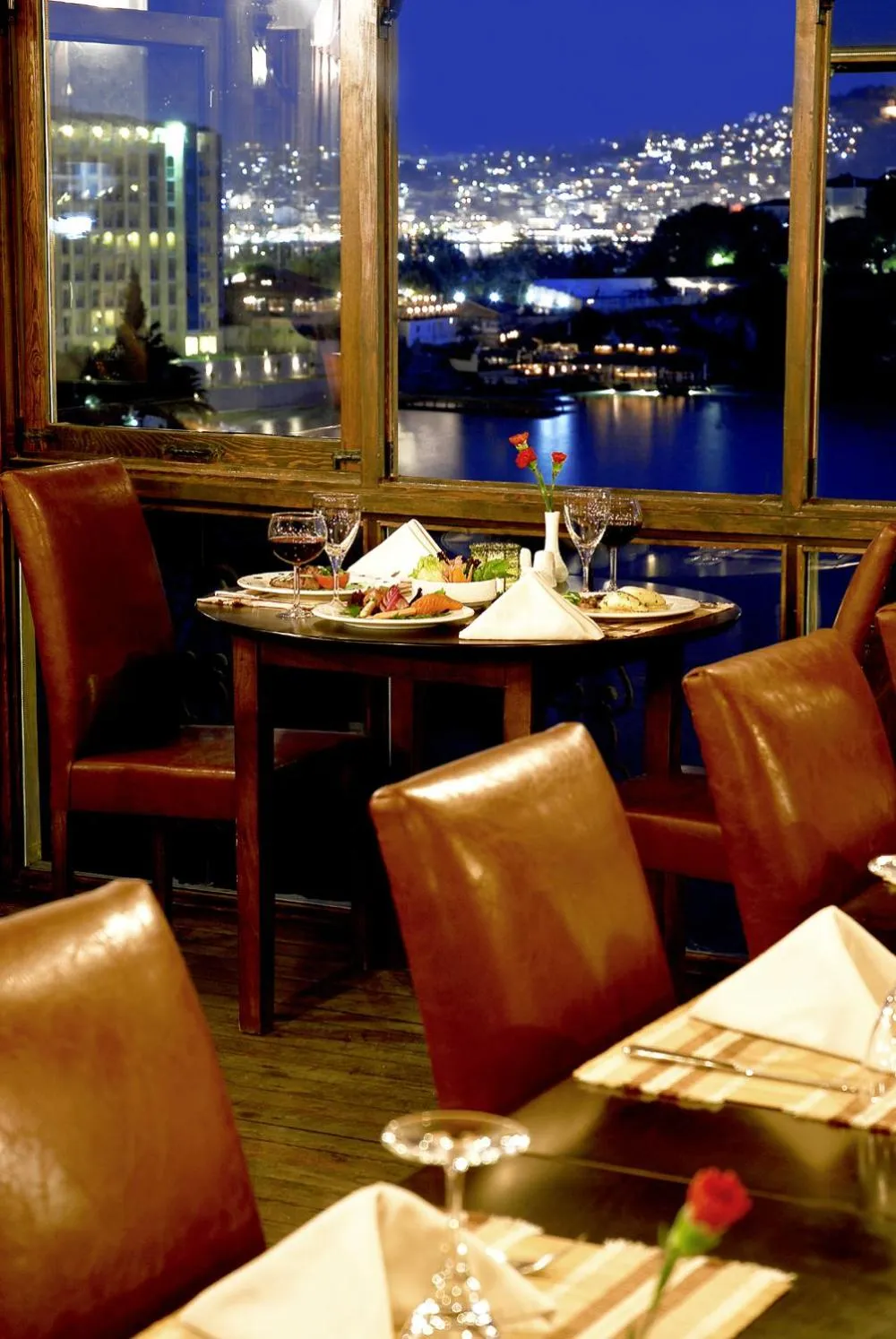 Restaurant/places to eat in Korumar Hotel Deluxe