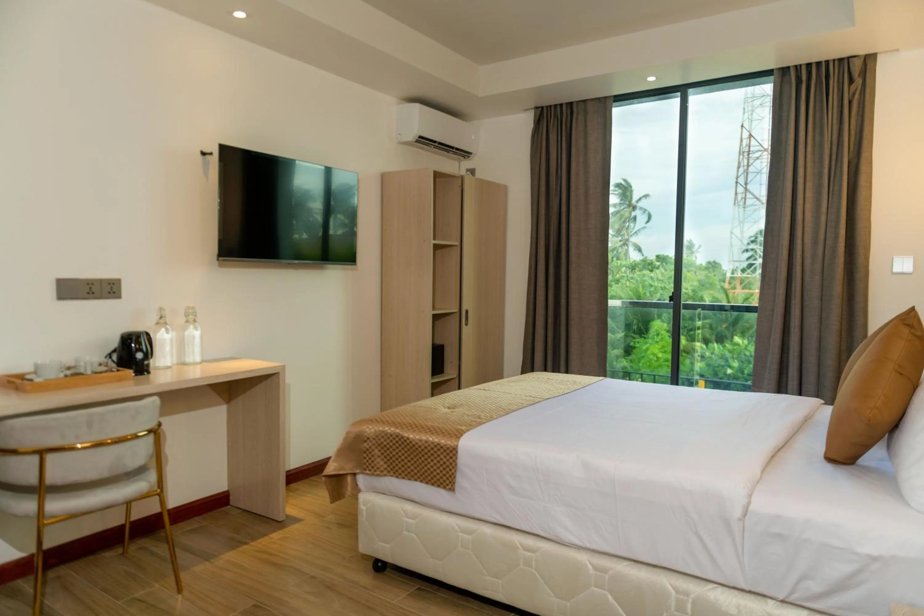 Bedroom, Bed in Ari Grand Hotel & Spa