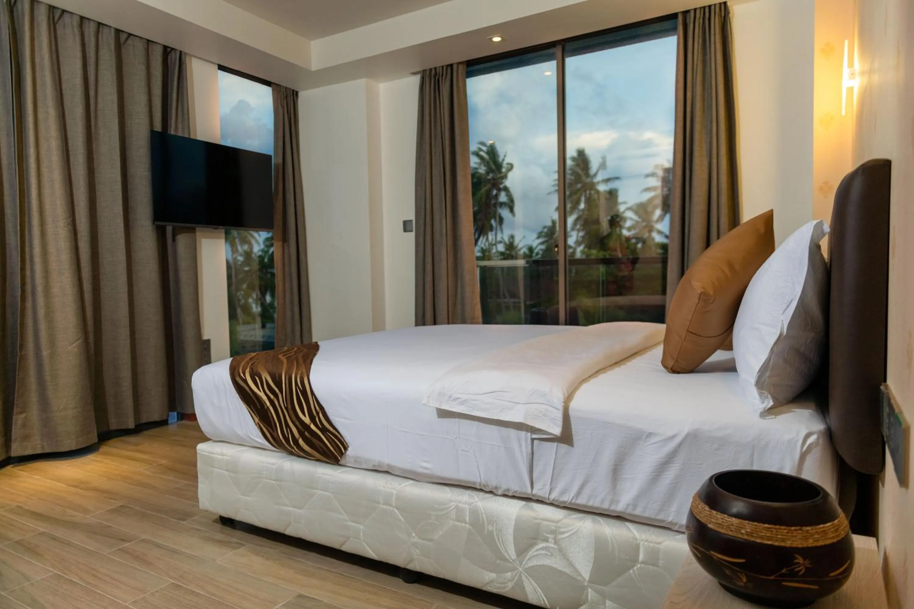 Bedroom, Bed in Ari Grand Hotel & Spa