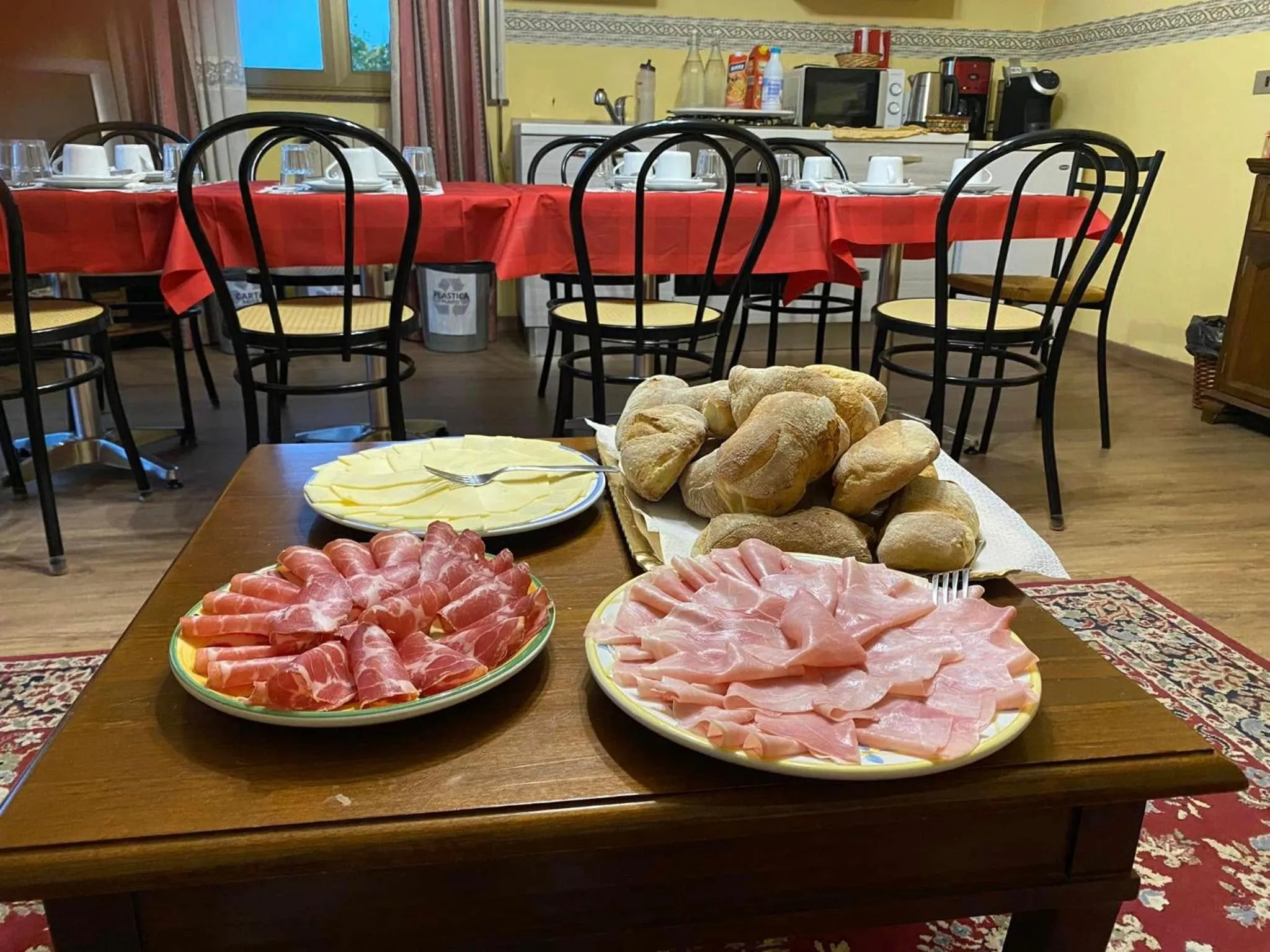 Breakfast in Ai Tre Parchi Bed And Bike