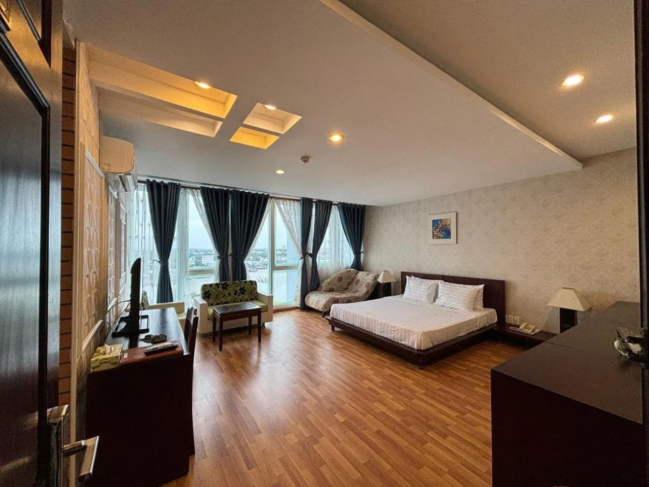 Natural landscape, Bed in Kim Tho Hotel