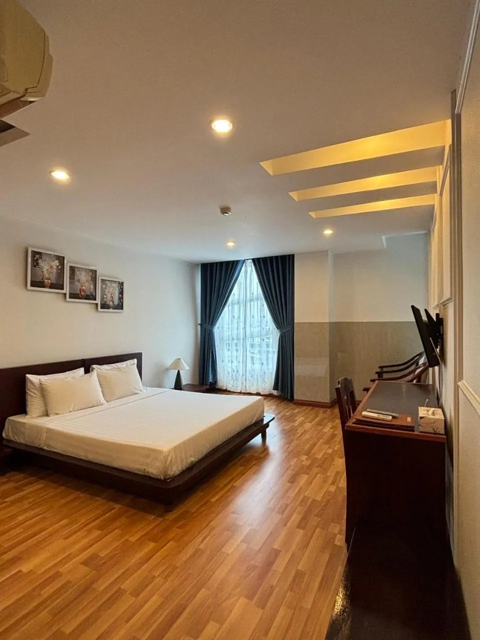 City view, Bed in Kim Tho Hotel