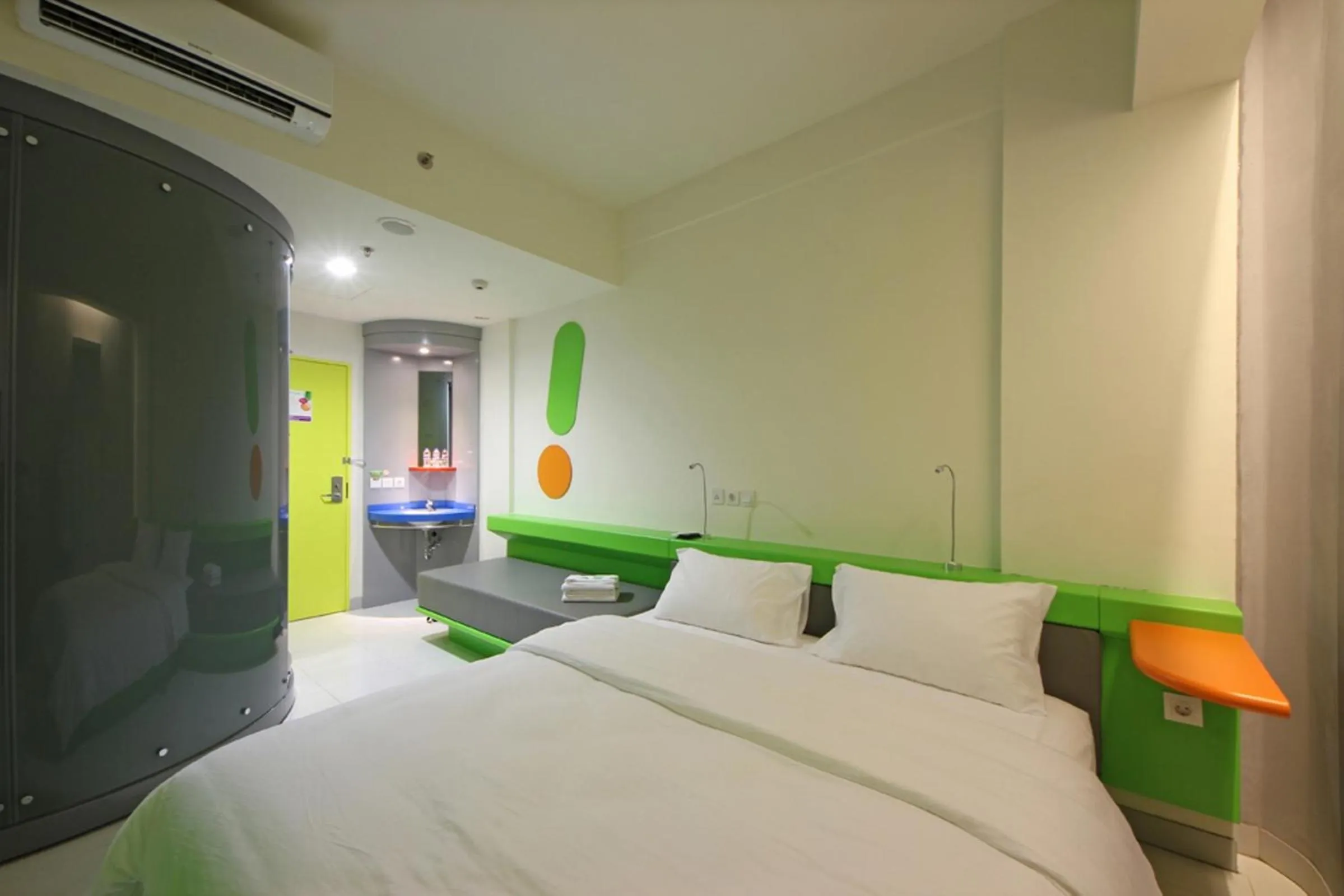 Bedroom, Bed in POP! Hotel Kemang Jakarta