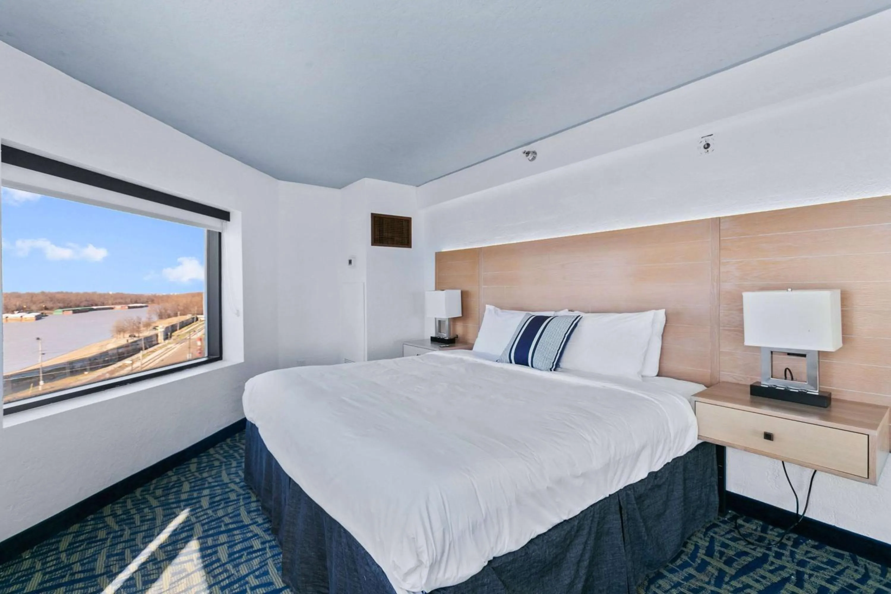 Photo of the whole room, Bed in Mulberry, a Wyndham Hotel