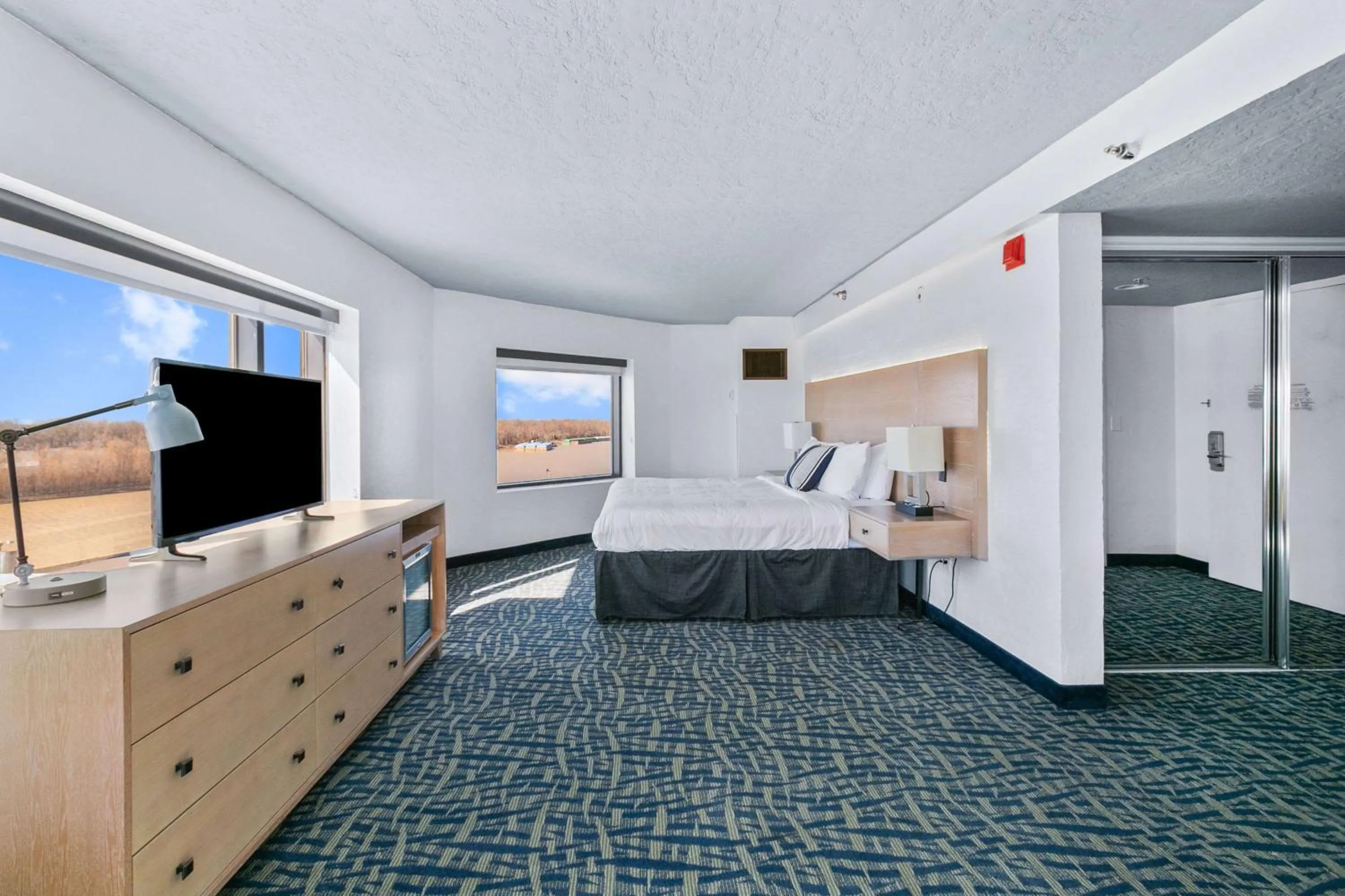 Photo of the whole room, Bed in Mulberry, a Wyndham Hotel