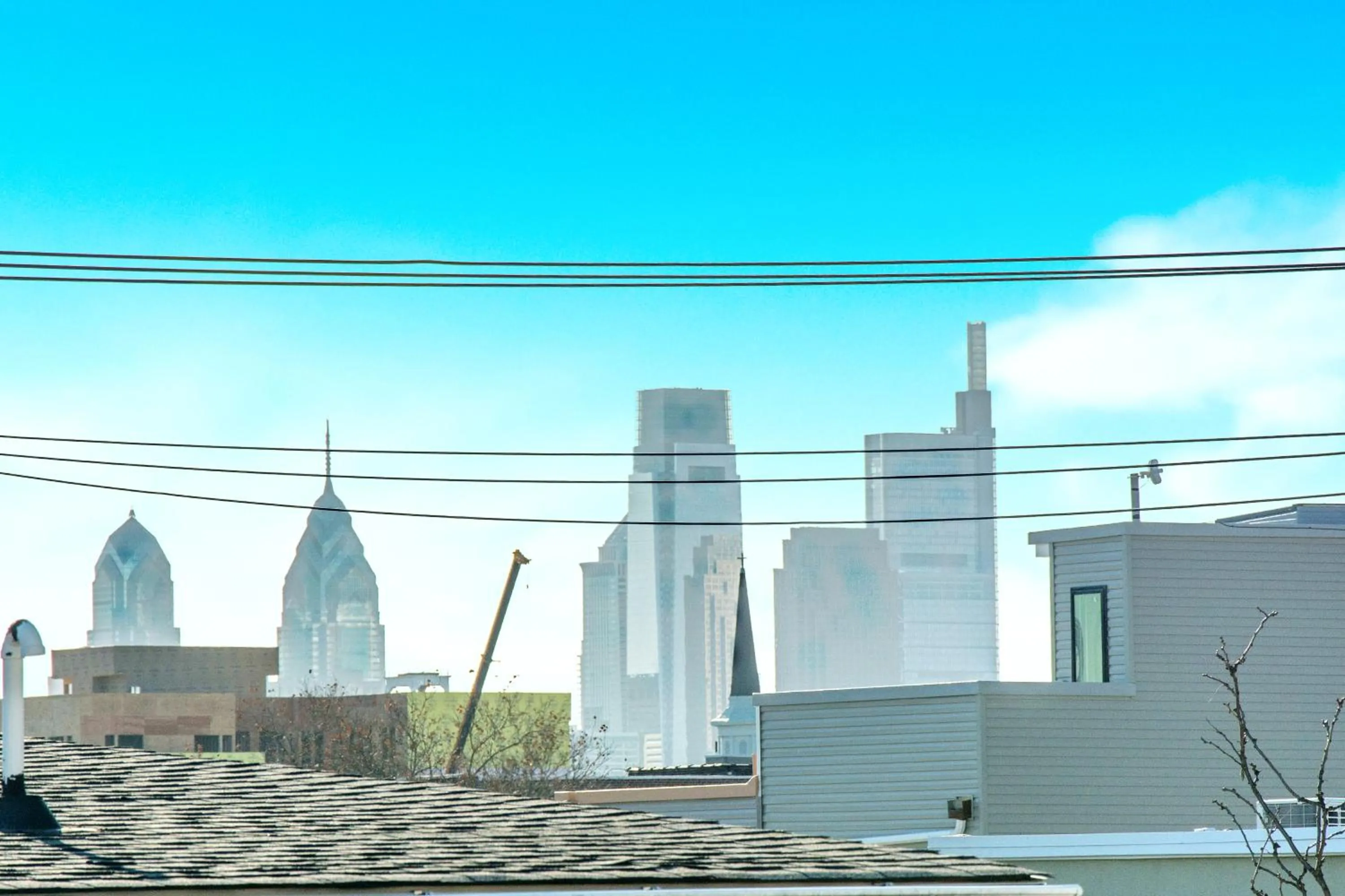 City view in Spacious Oasis - Parking, Private Patio & Roofdeck