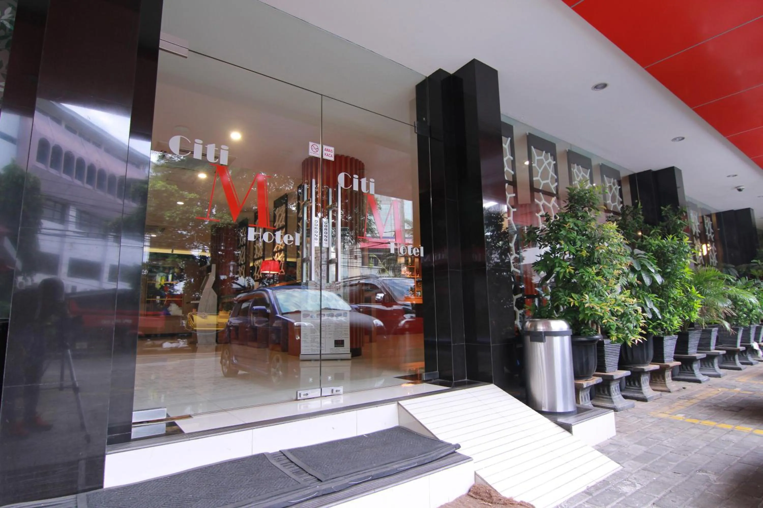 Facade/entrance in Citi M Hotel Gambir