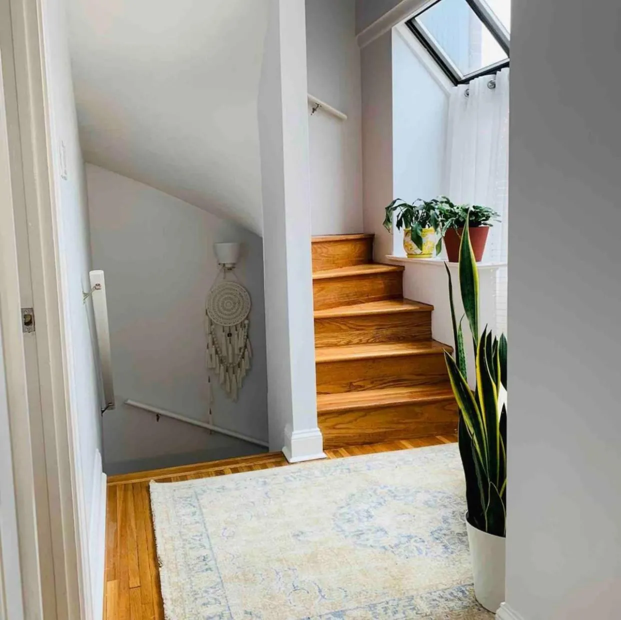 A Regal Retreat- Exclusive Parking, Prime Location