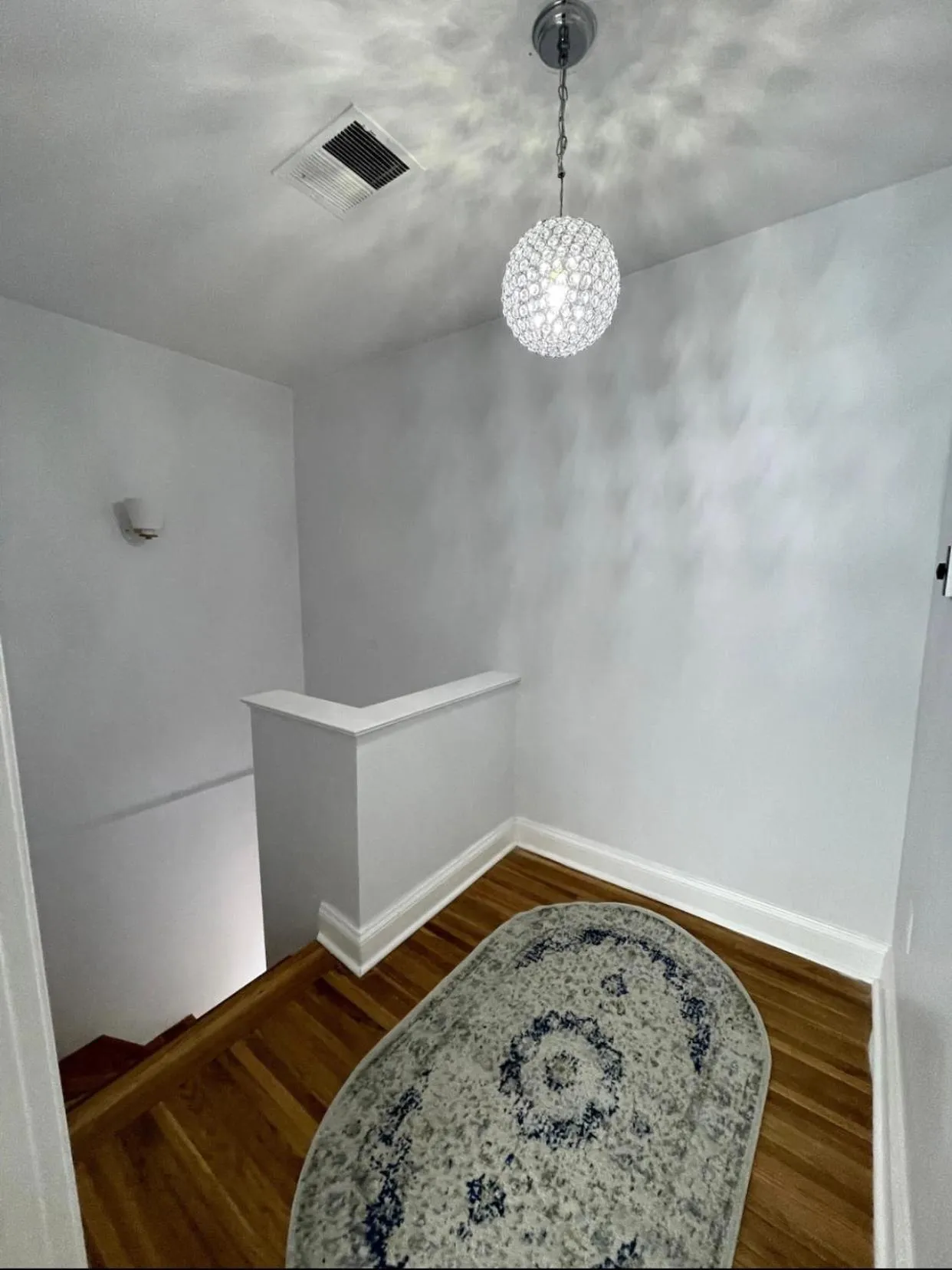 A Regal Retreat- Exclusive Parking, Prime Location