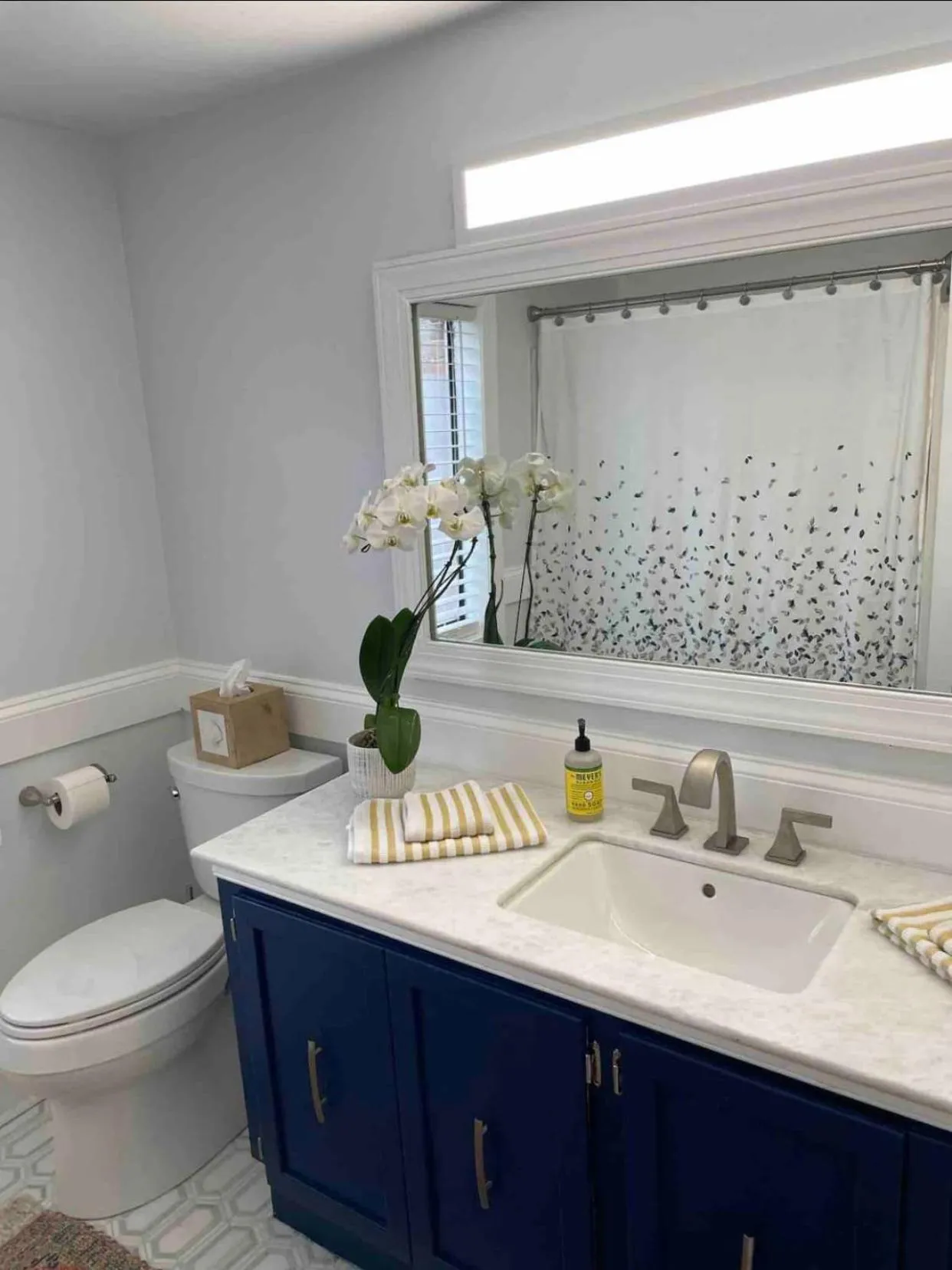 A Regal Retreat- Exclusive Parking, Prime Location