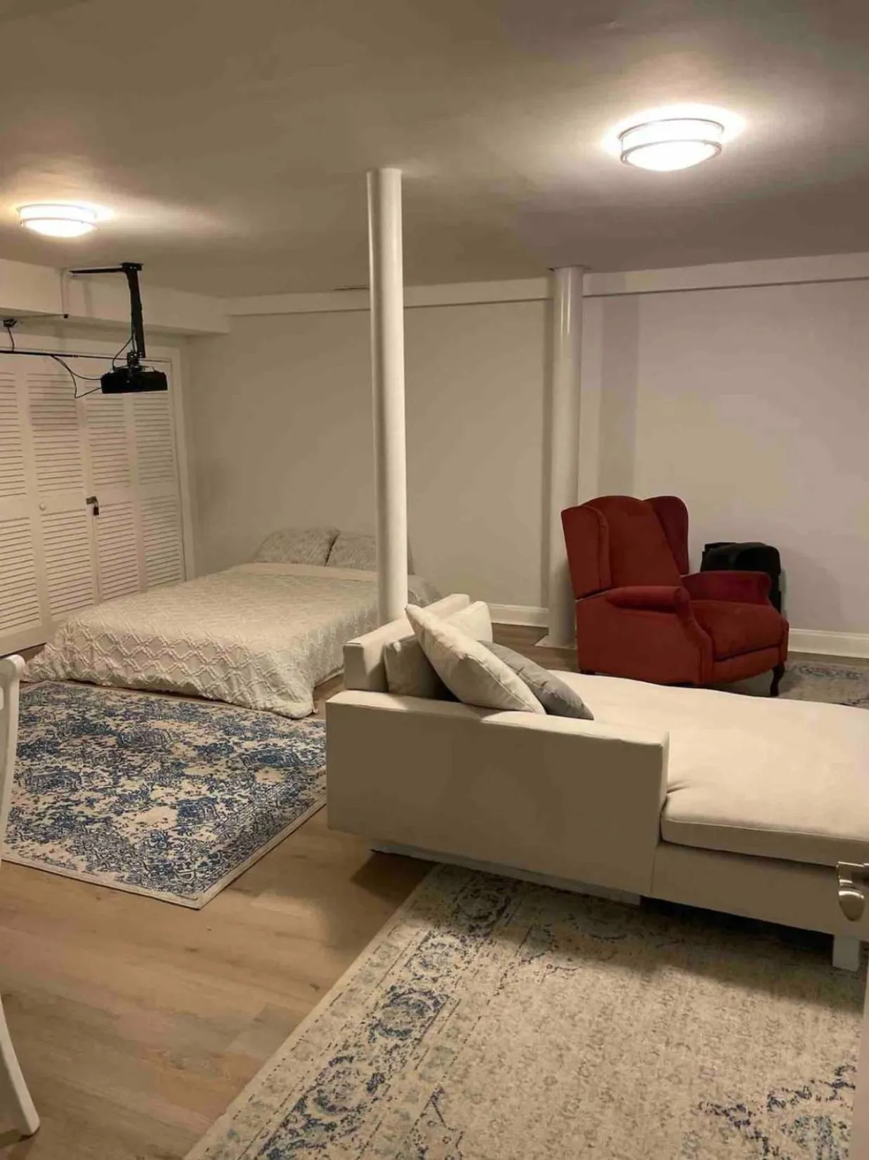 Bed in A Regal Retreat- Exclusive Parking, Prime Location