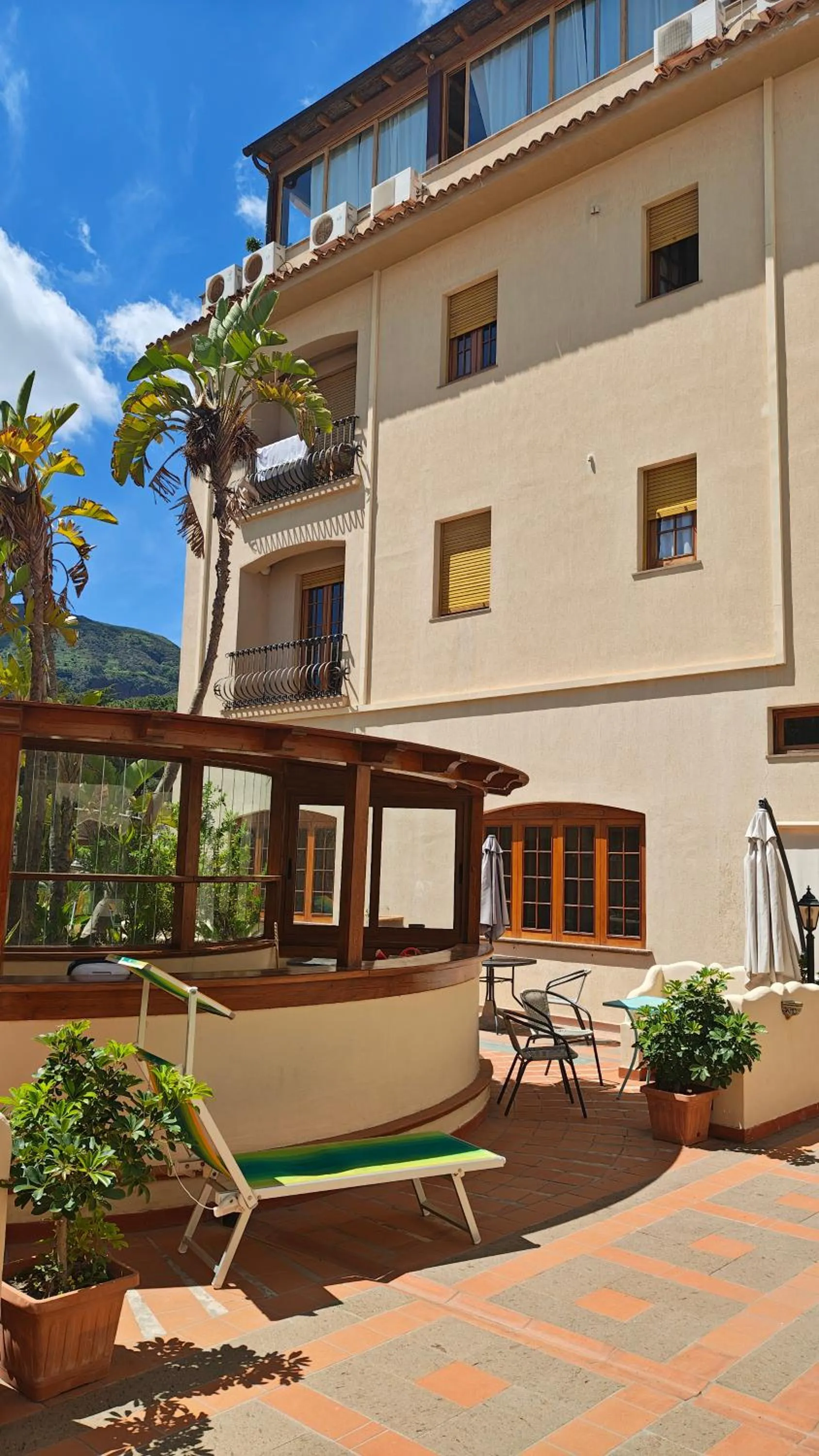 Property building in Hotel La Filadelfia