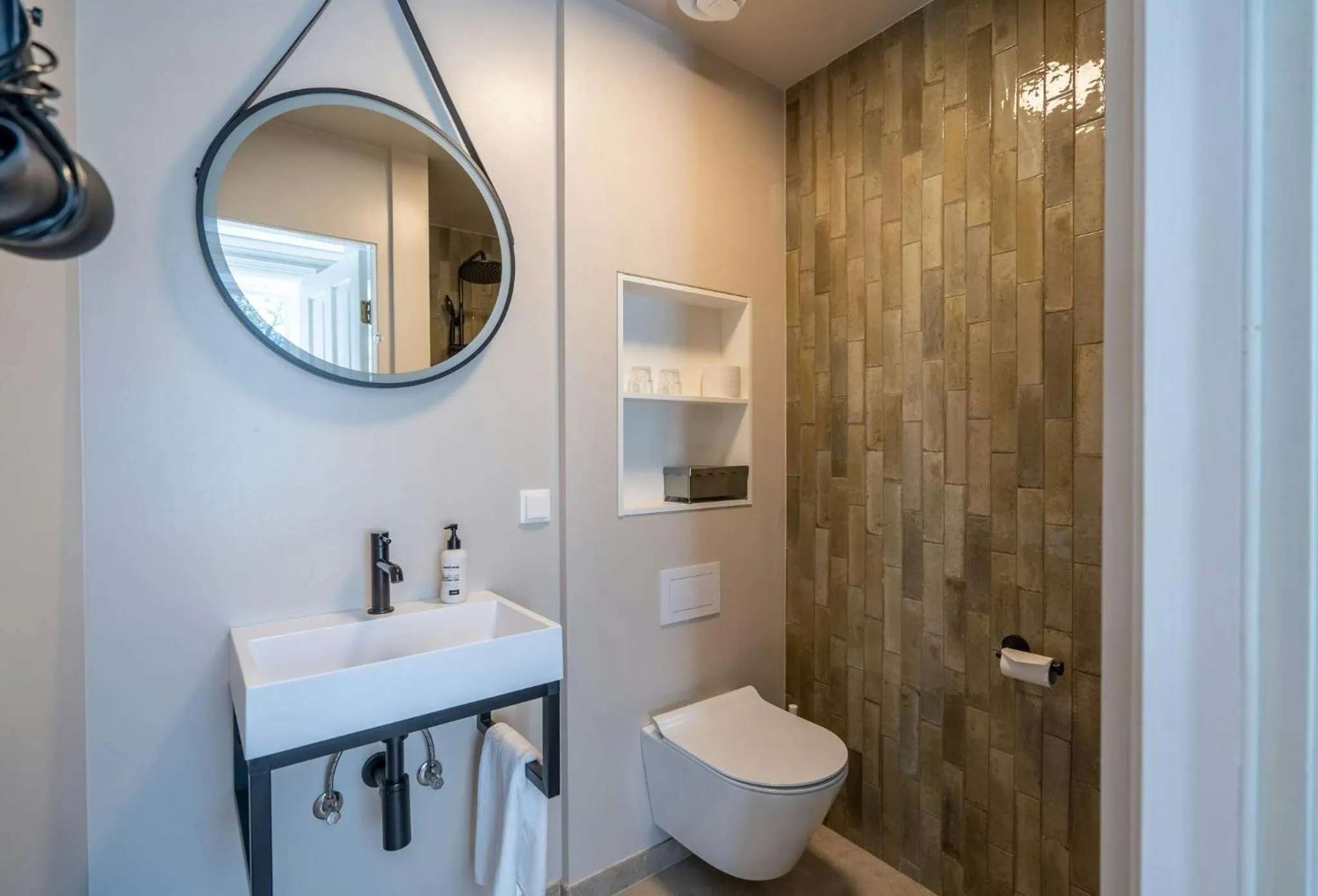 Bathroom in Gistihúsið - Lake Hotel Egilsstadir