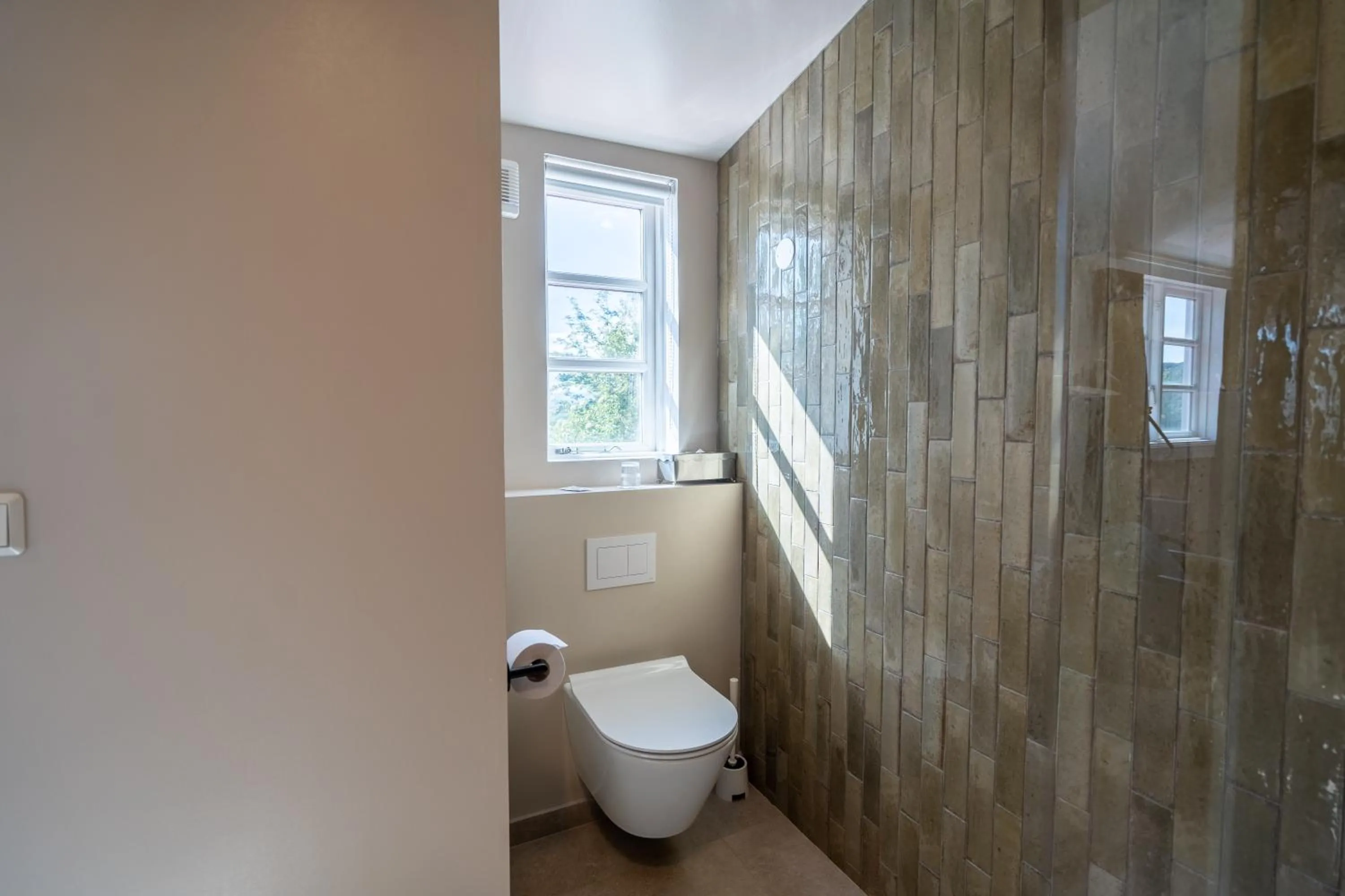 Toilet in Gistihúsið - Lake Hotel Egilsstadir