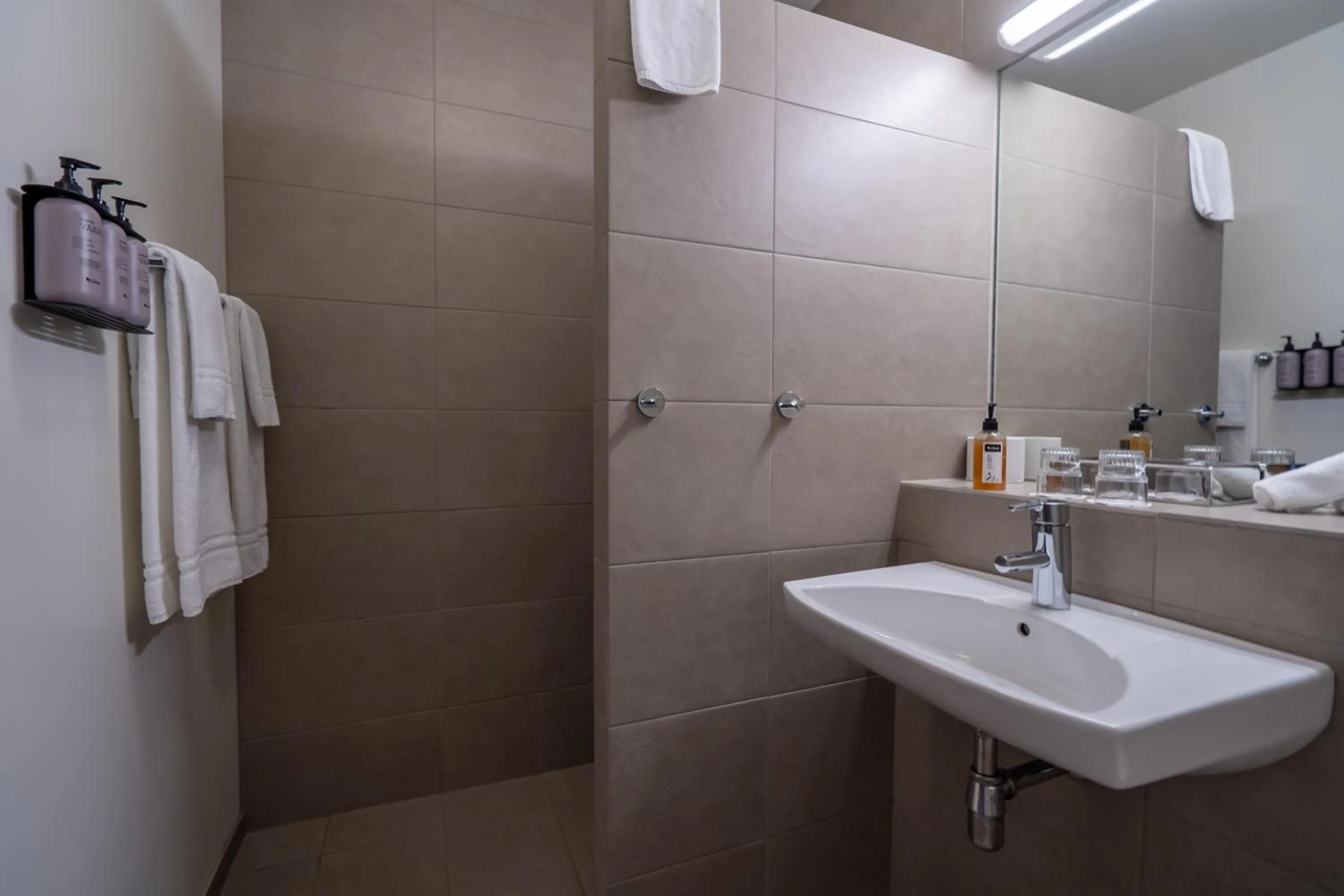 Bathroom in Gistihúsið - Lake Hotel Egilsstadir