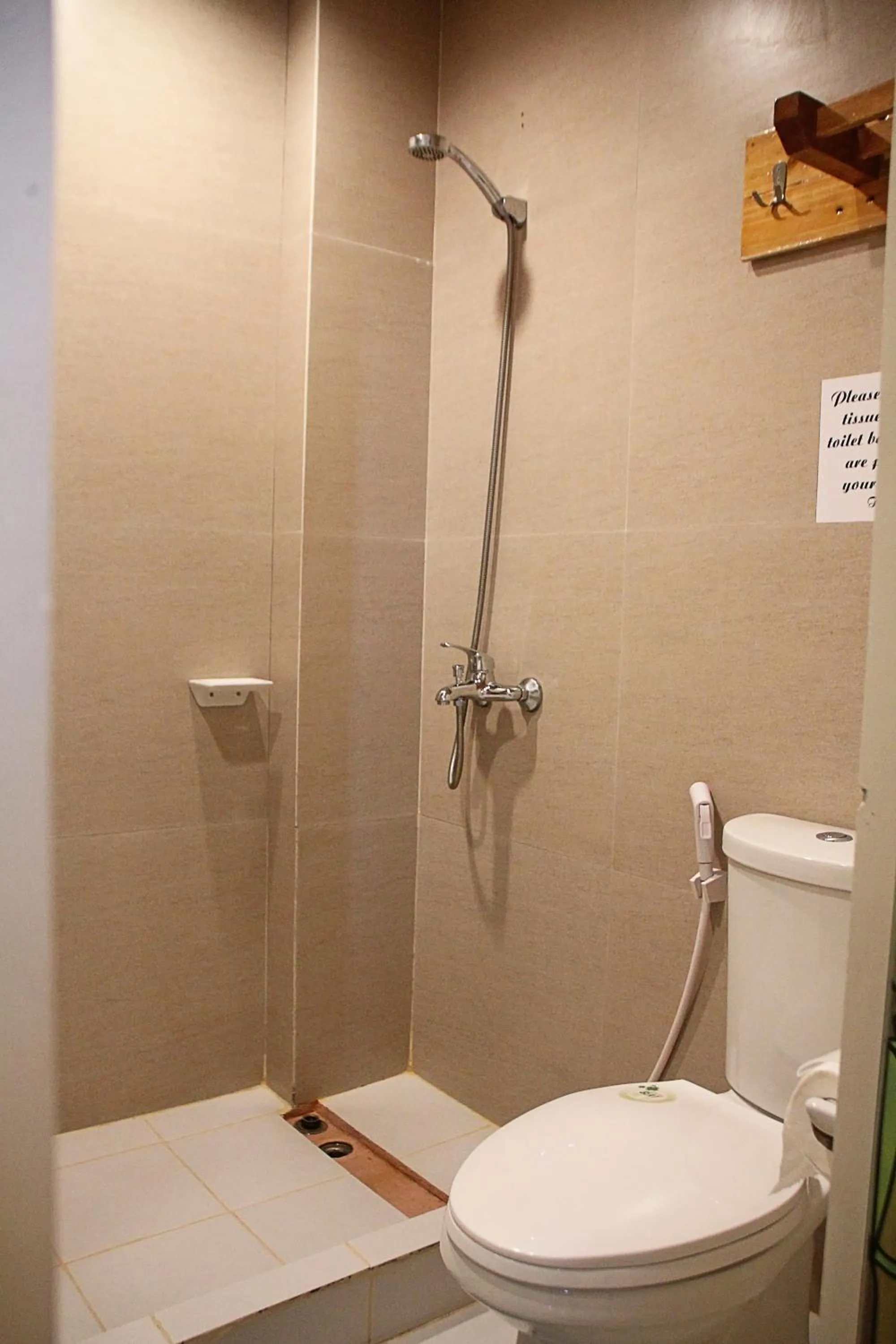 Toilet in GHIELLANIQA INN