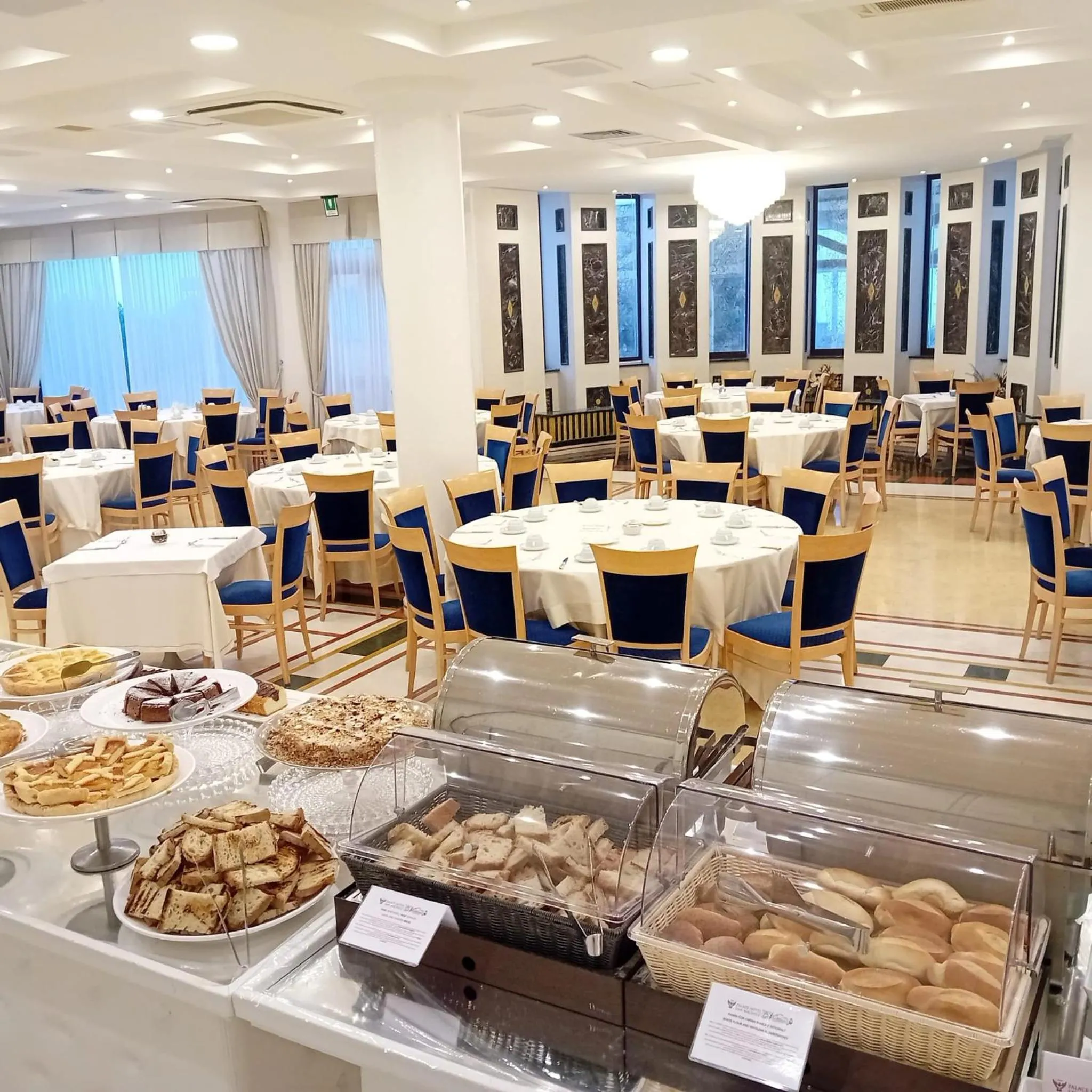 Breakfast in Palace Hotel San Michele