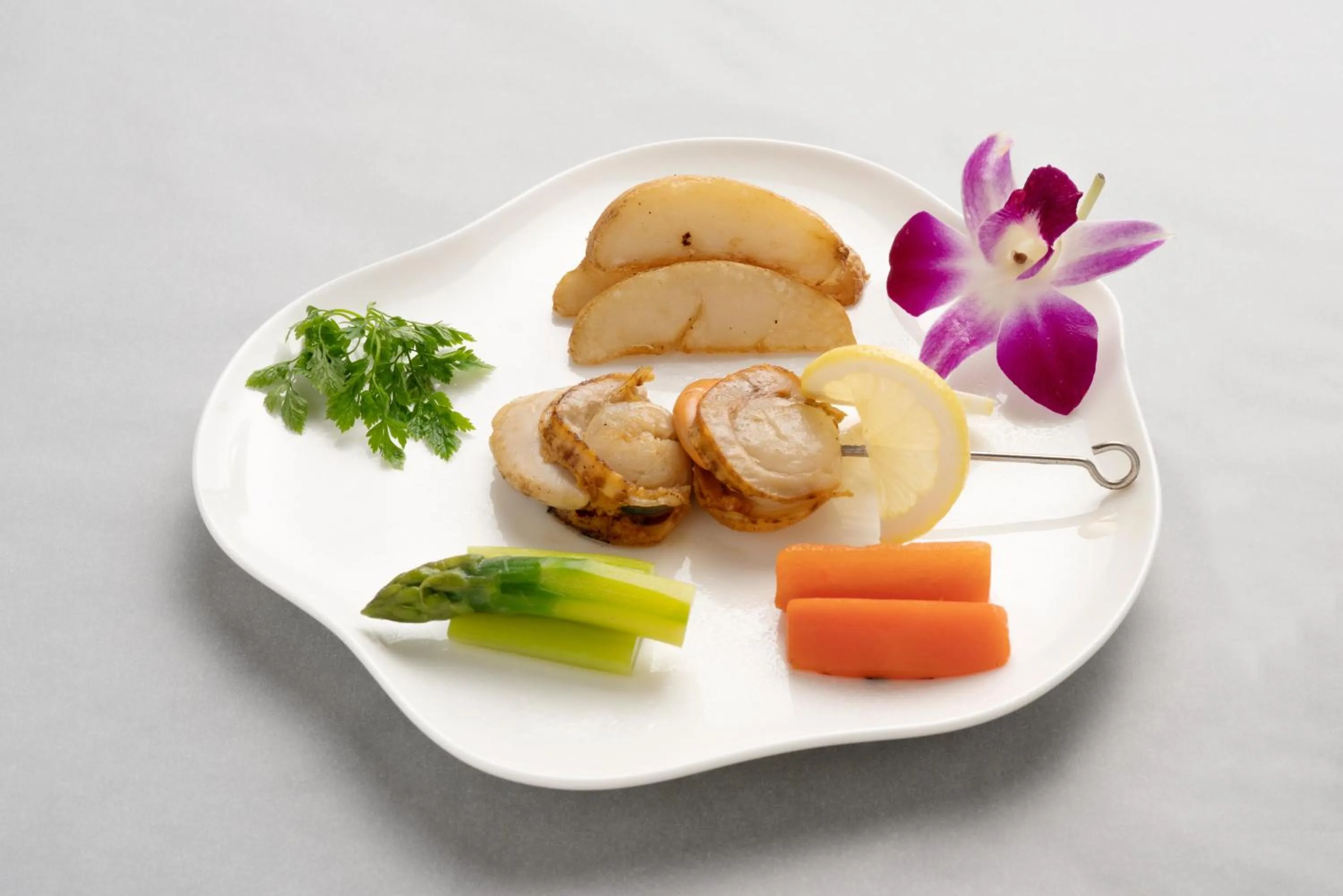 Food close-up in Isoaruki no Yuyado Ushiogumo -6 years or older-