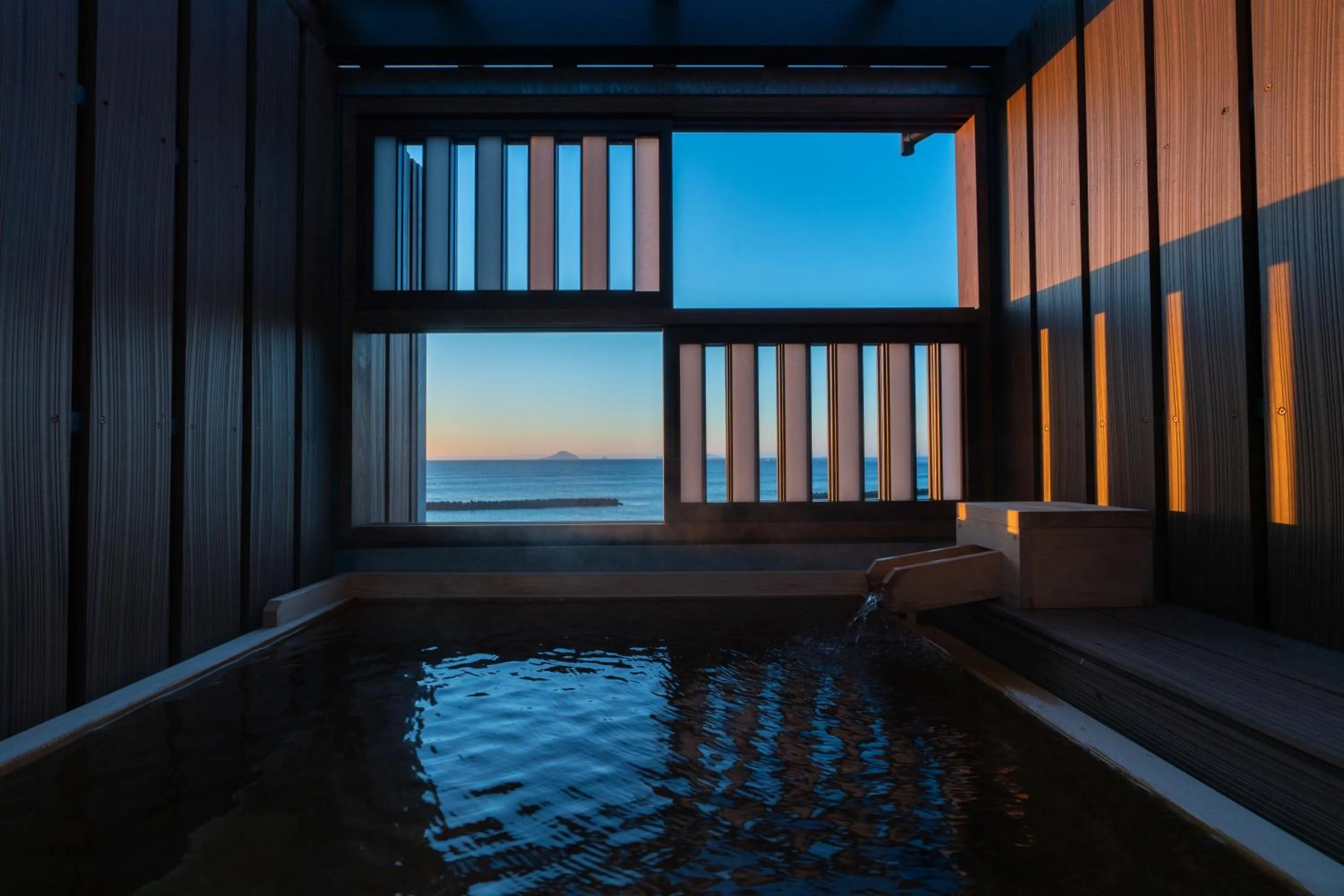 Natural landscape in Isoaruki no Yuyado Ushiogumo -6 years or older-