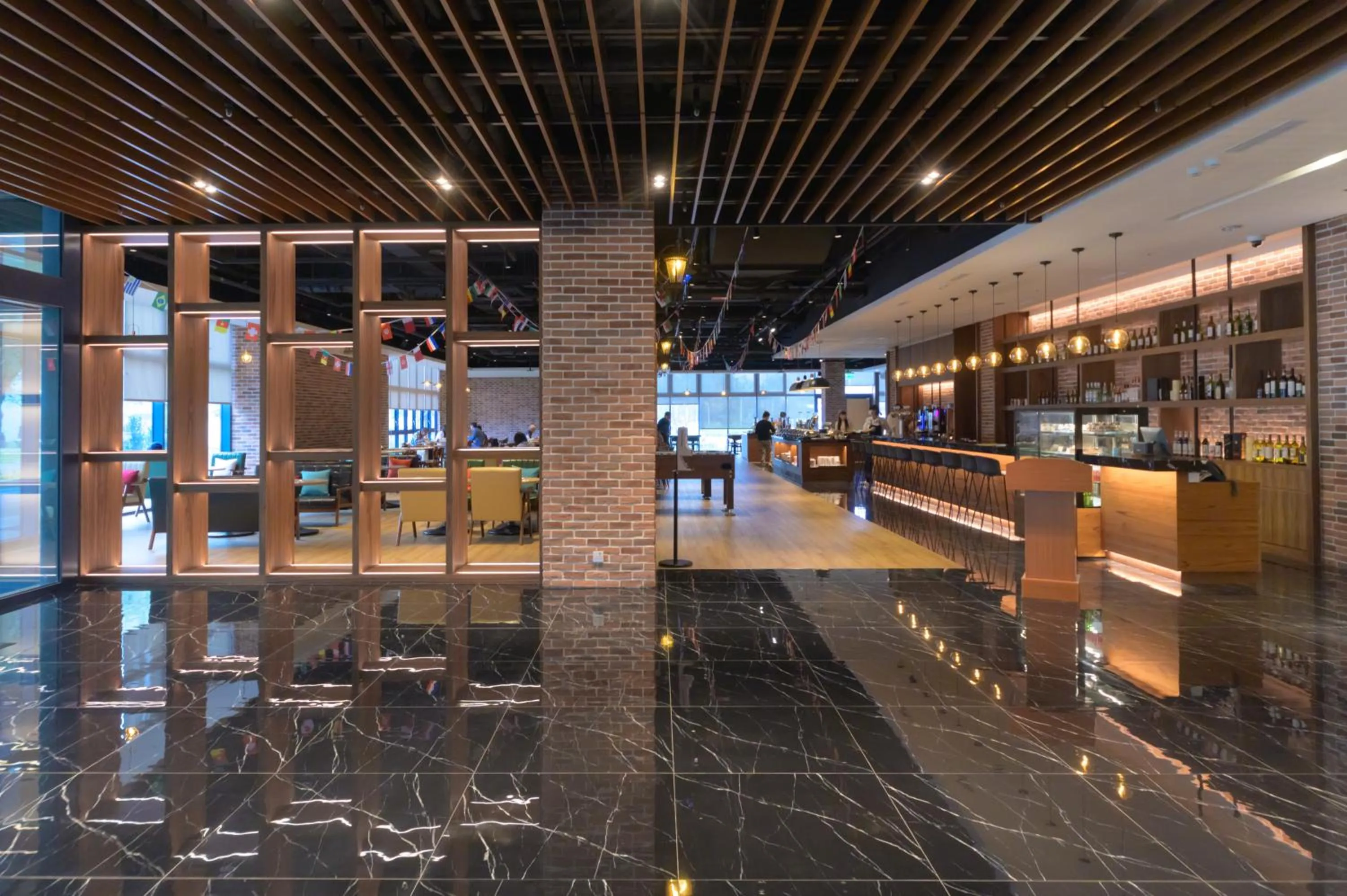 Restaurant/places to eat in JANDA Golden Tulip Hotel