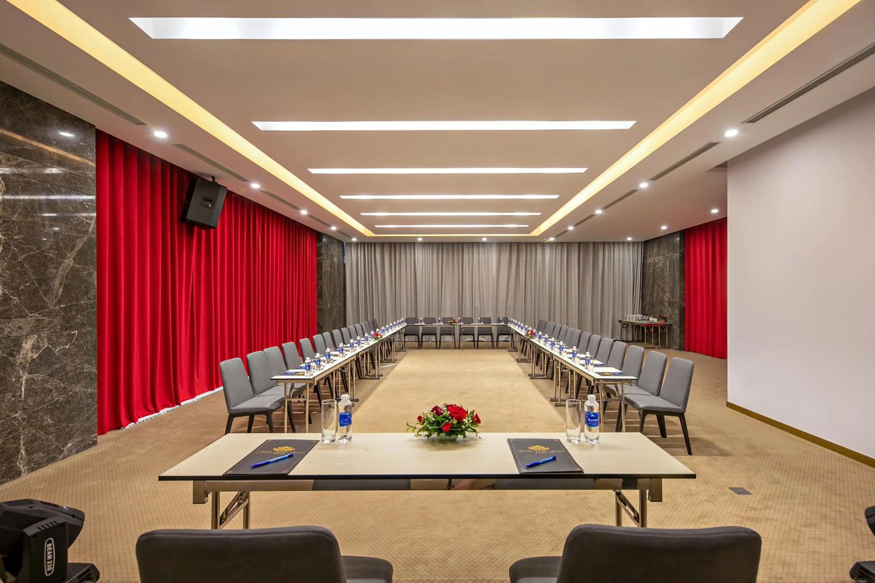 Meeting/conference room in Golden Lotus Grand Da Nang - Panoramic Rooftop Bar & Daily Afternoon Tea
