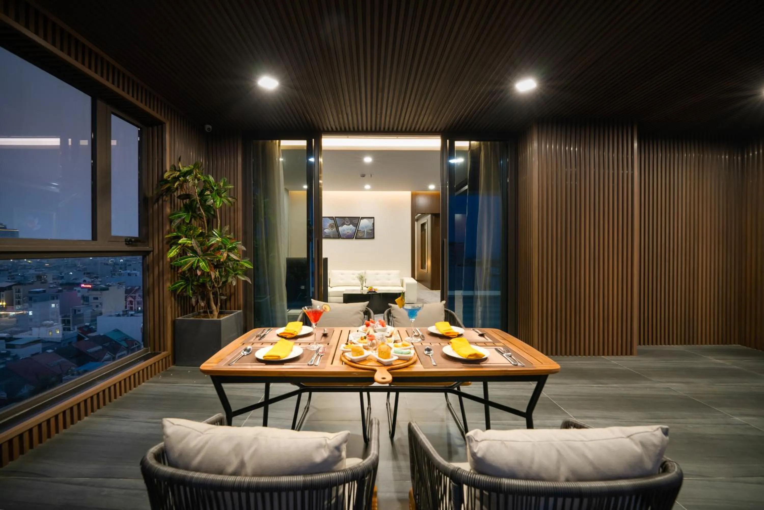 Living room in Golden Lotus Grand Da Nang - Panoramic Rooftop Bar & Daily Afternoon Tea