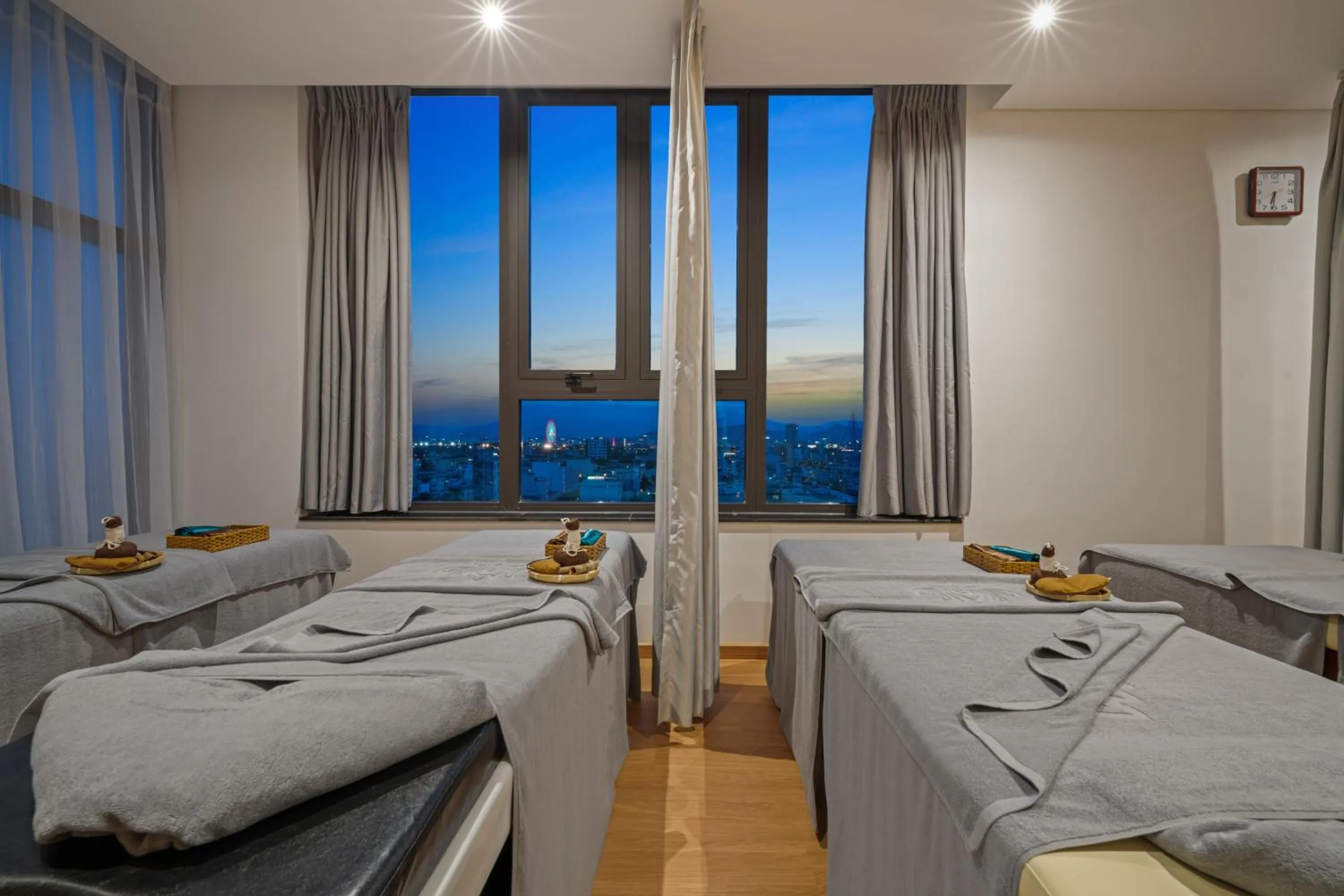 Massage, Bed in Golden Lotus Grand Da Nang - Panoramic Rooftop Bar & Daily Afternoon Tea