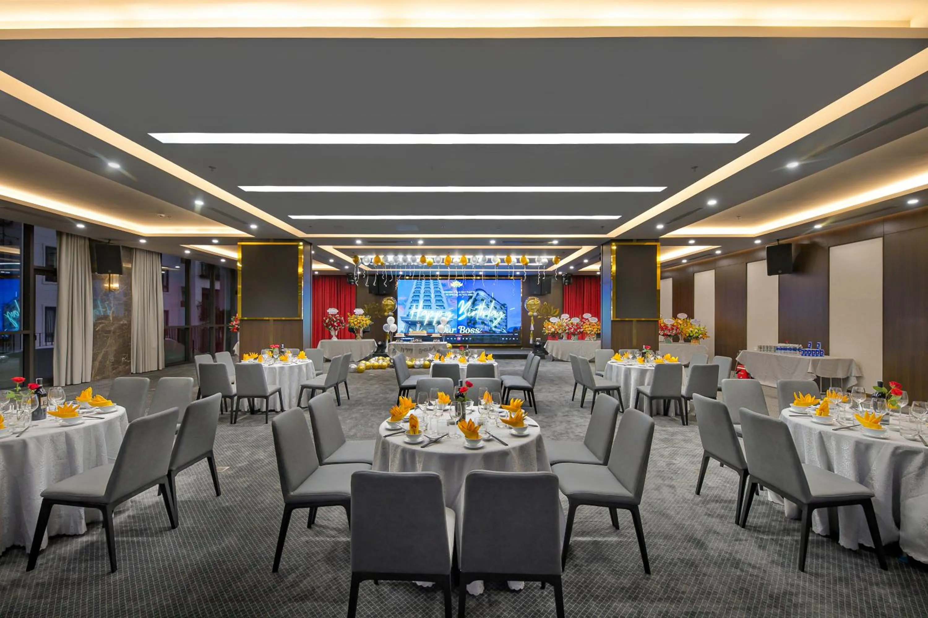 Meeting/conference room in Golden Lotus Grand Da Nang - Panoramic Rooftop Bar & Daily Afternoon Tea
