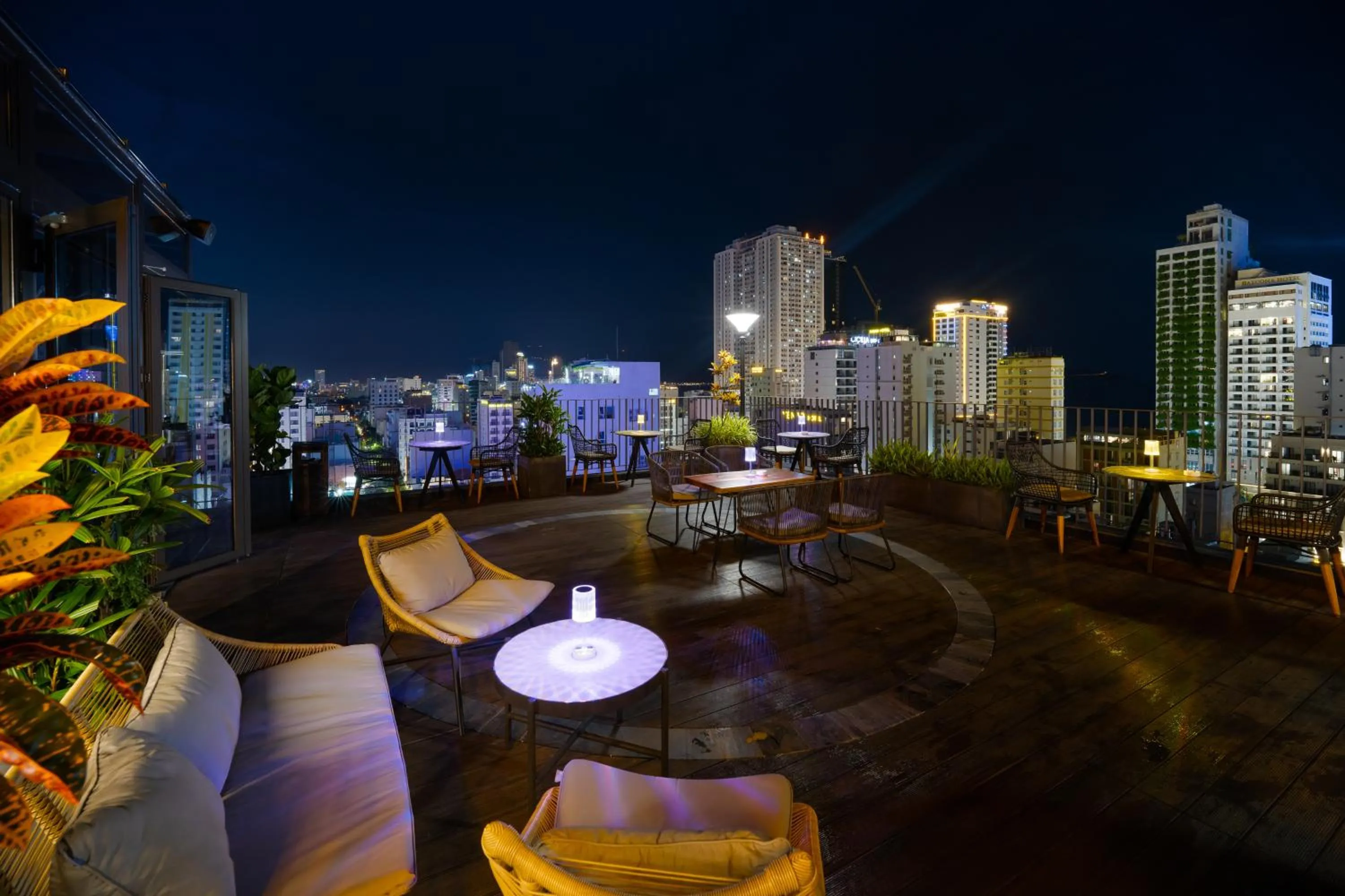 Balcony/Terrace in Golden Lotus Grand Da Nang - Panoramic Rooftop Bar & Daily Afternoon Tea