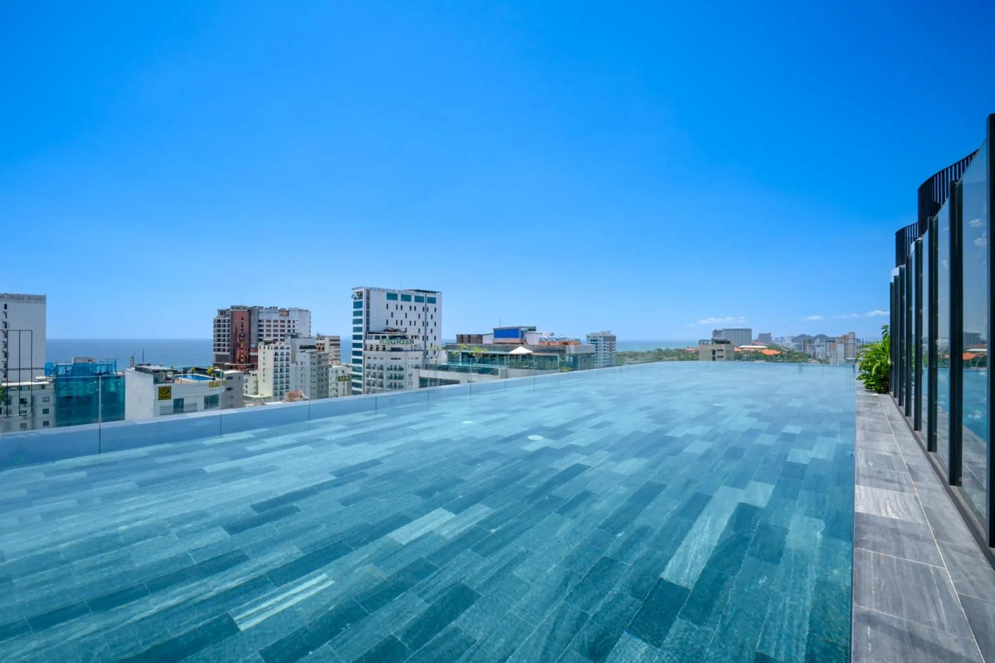 Swimming pool in Golden Lotus Grand Da Nang - Panoramic Rooftop Bar & Daily Afternoon Tea