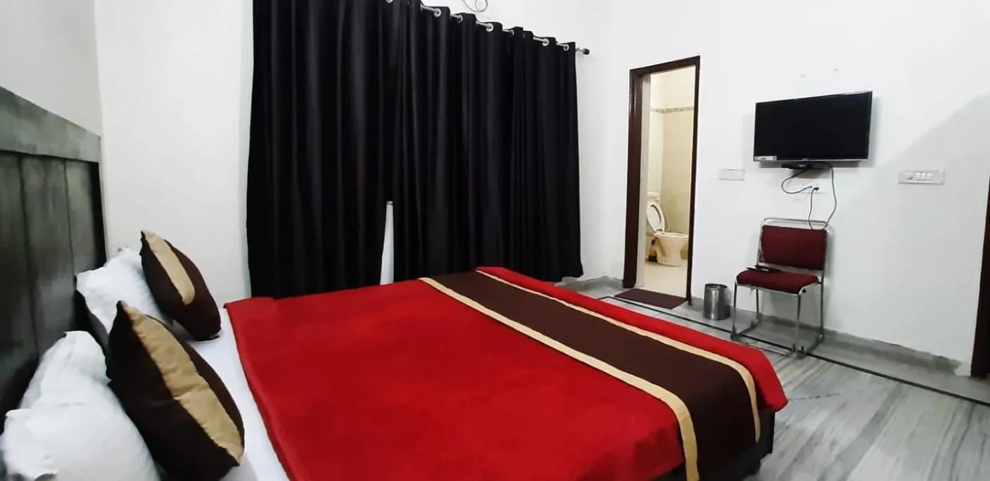 Bed in Hotel THE BIRD Dehradun