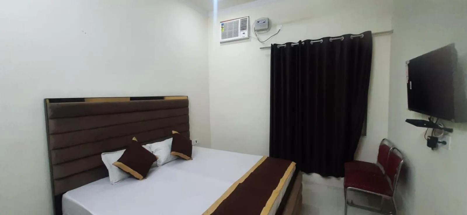 Bed in Hotel THE BIRD Dehradun