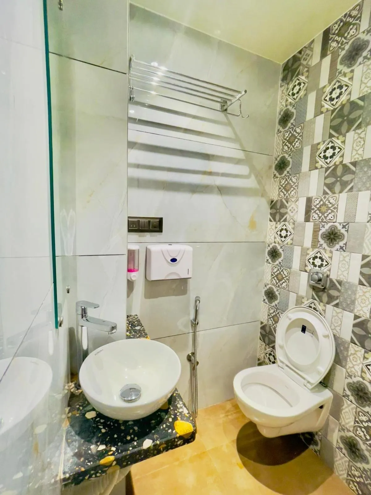 Shower in Hotel lime wood