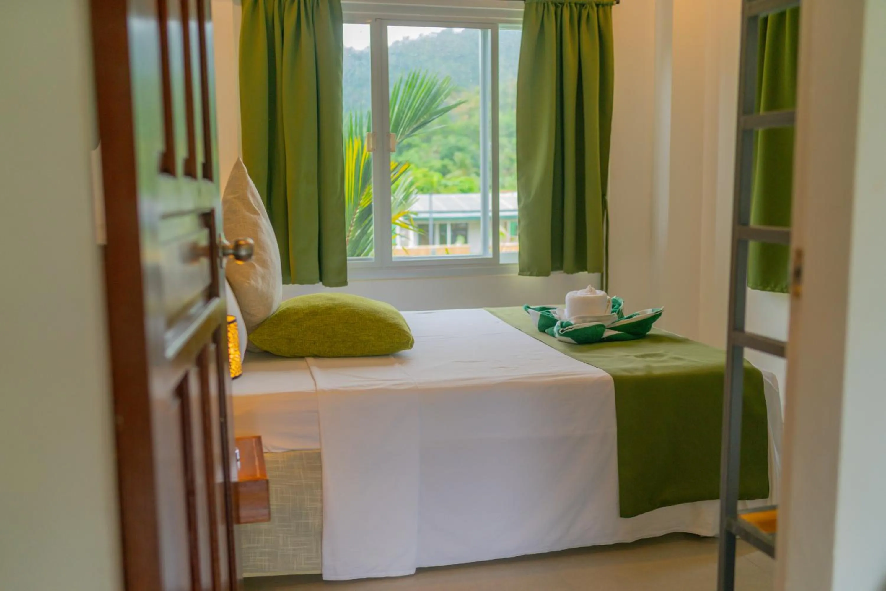 Bedroom, Bed in ROYAL SUITES - PORT BARTON