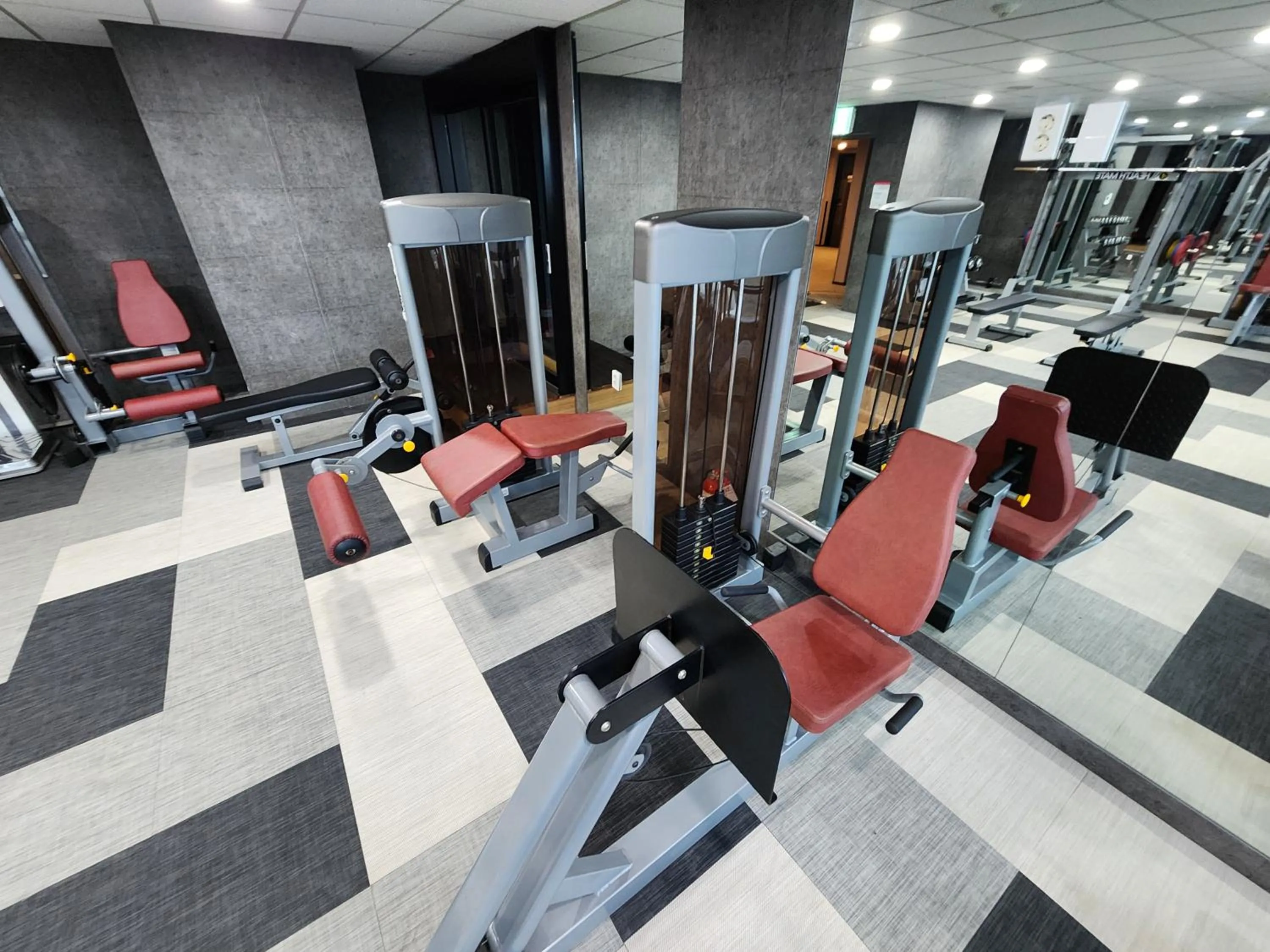 Fitness centre/facilities in Ramada by Wyndham Jeju Hamdeok