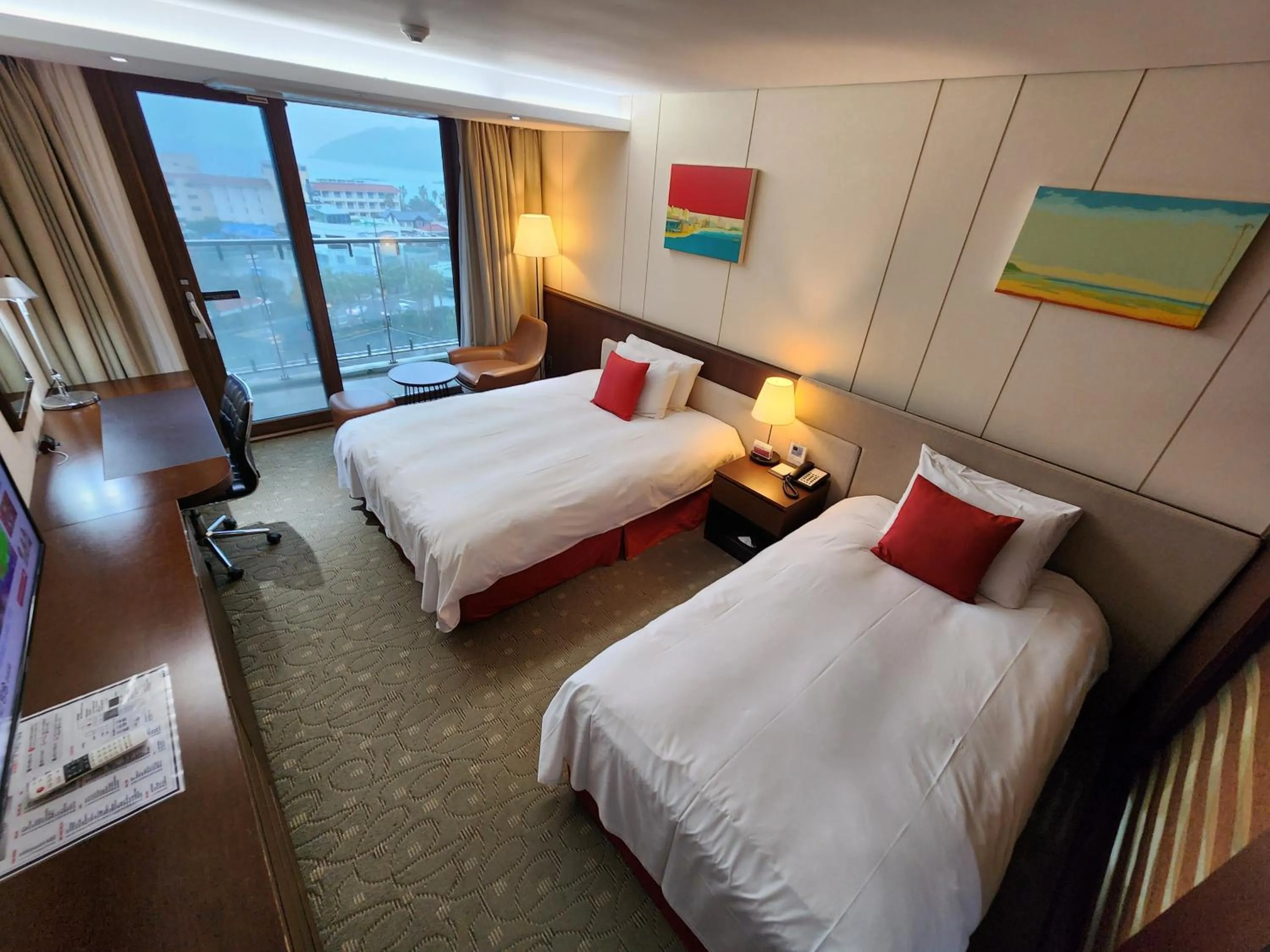 Ocean Family Twin Room in Ramada by Wyndham Jeju Hamdeok