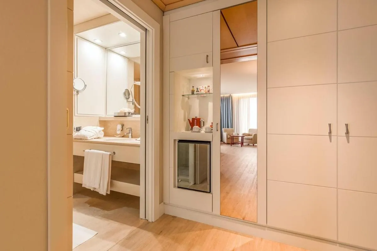 Bathroom in Smy Carlos V Wellness & Spa Alghero